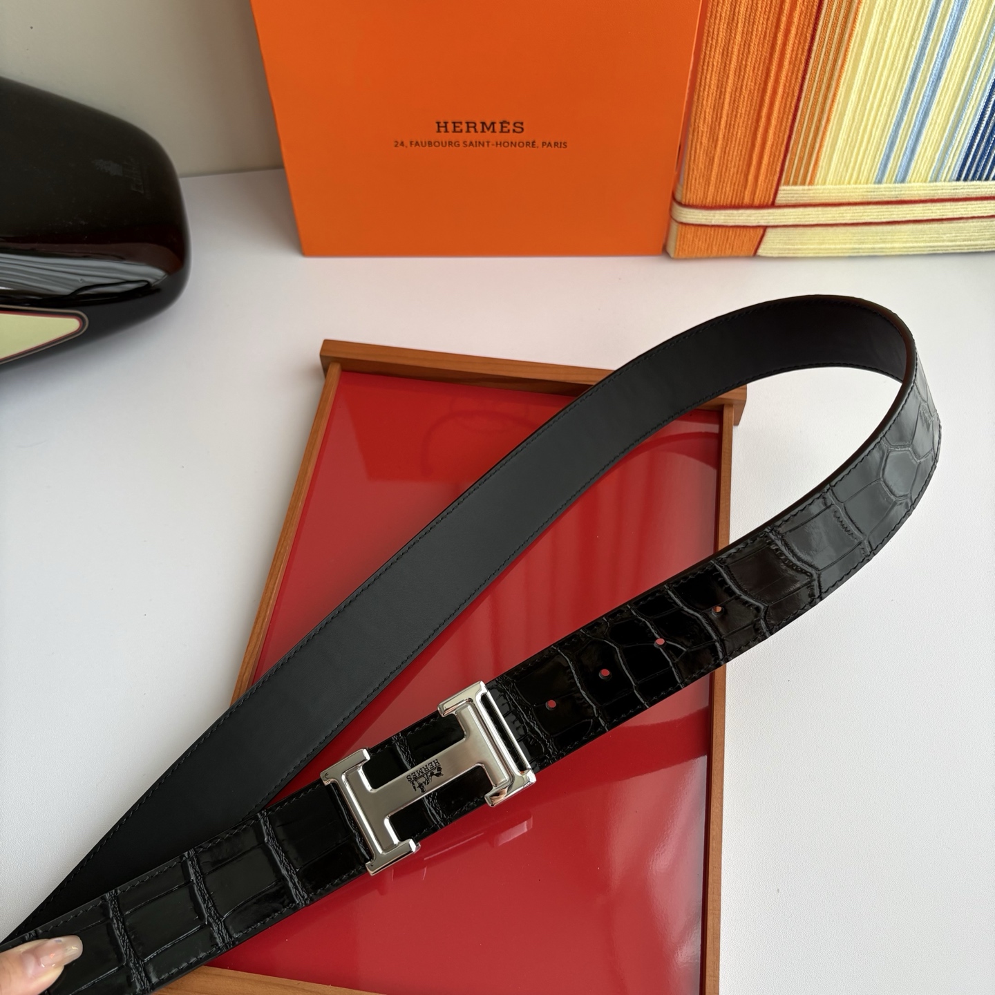 【爱马仕】Hermes 原单爱马仕，宽3.8cm进口原版皮带身，双面可用，内穿精品钢扣，精品电镀五金 ！