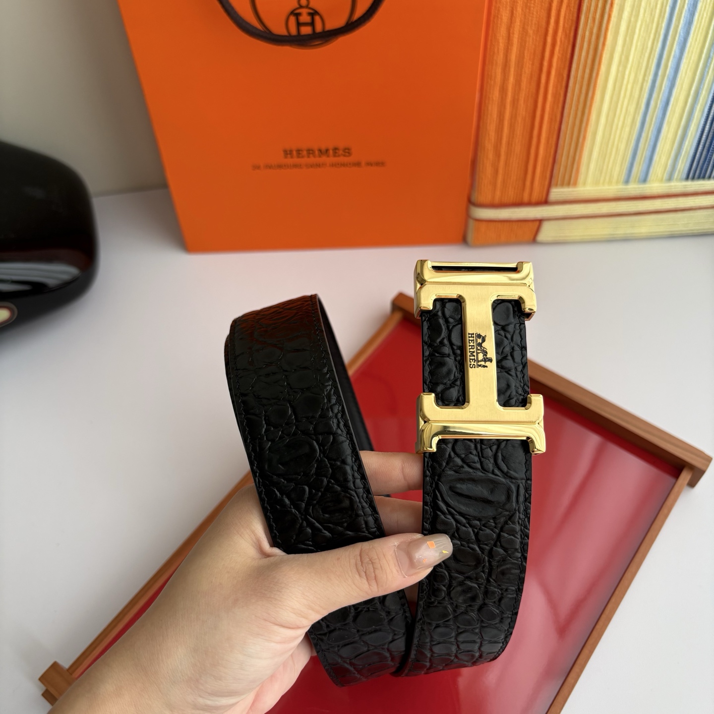 【爱马仕】Hermes 原单爱马仕，宽3.8cm进口原版皮带身，双面可用，内穿精品钢扣，精品电镀五金 ！