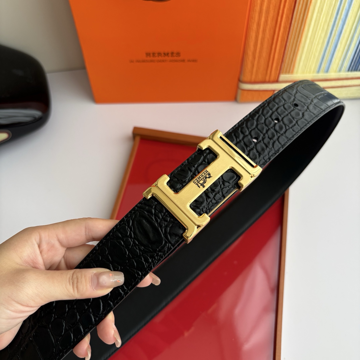 【爱马仕】Hermes 原单爱马仕，宽3.8cm进口原版皮带身，双面可用，内穿精品钢扣，精品电镀五金 ！