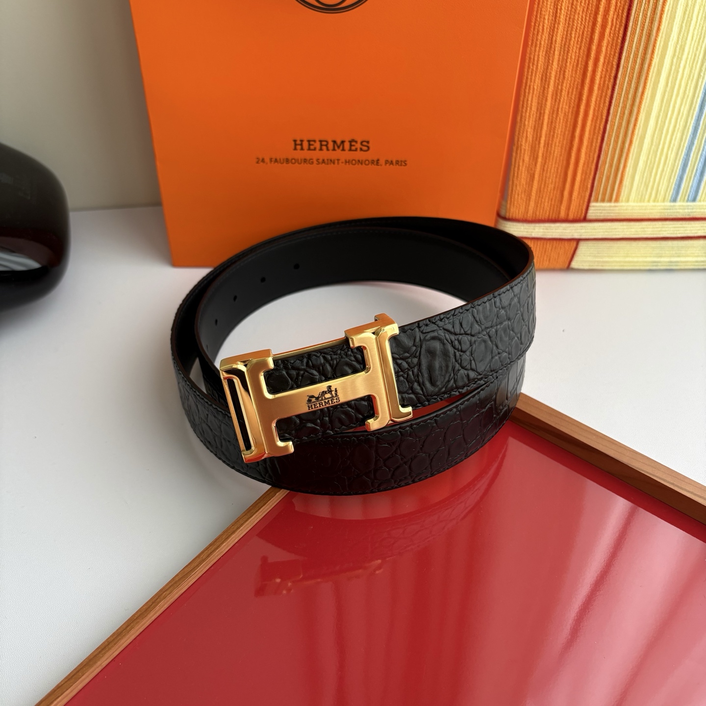 【爱马仕】Hermes 原单爱马仕，宽3.8cm进口原版皮带身，双面可用，内穿精品钢扣，精品电镀五金 ！