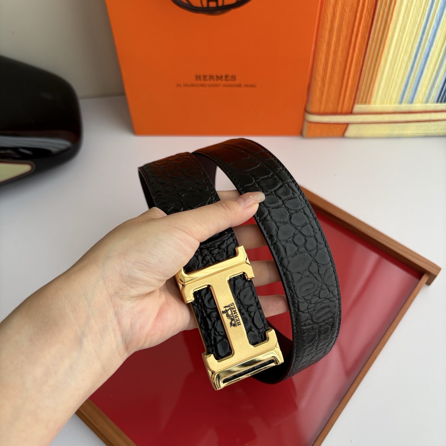 【爱马仕】Hermes 原单爱马仕，宽3.8cm进口原版皮带身，双面可用，内穿精品钢扣，精品电镀五金 ！