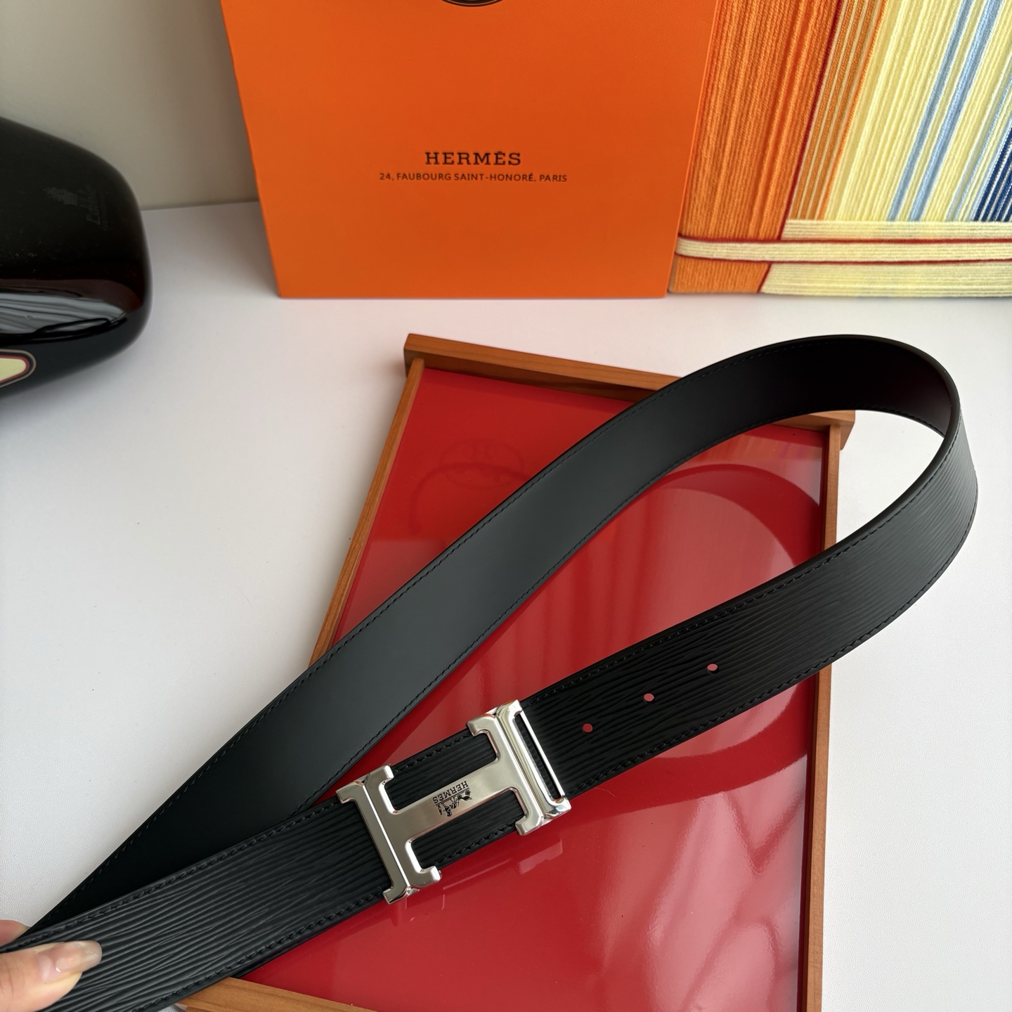 【爱马仕】Hermes 原单爱马仕，宽3.8cm进口原版皮带身，双面可用，内穿精品钢扣，精品电镀五金 ！