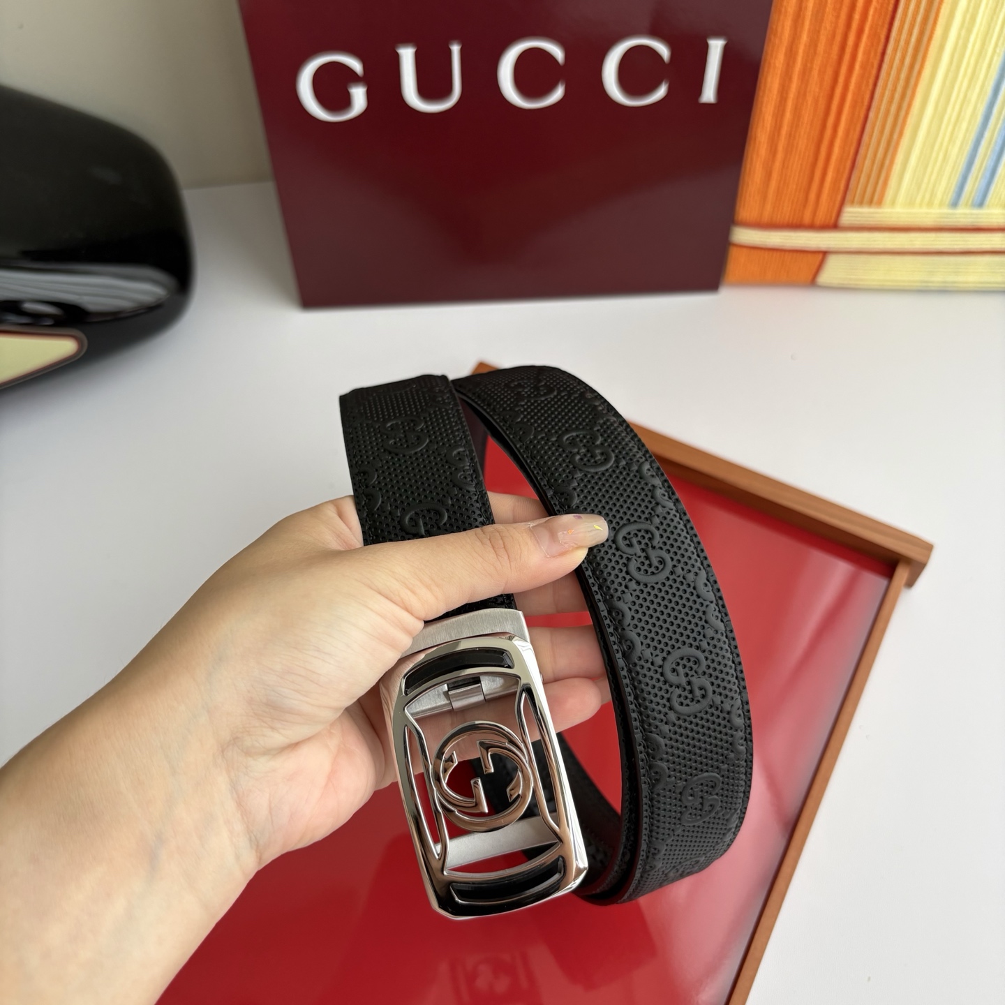 【古奇】 Gucci新款小牛皮，手感细腻柔软，搭配纯钢自动精品扣，男士必备！宽度：3.5cm