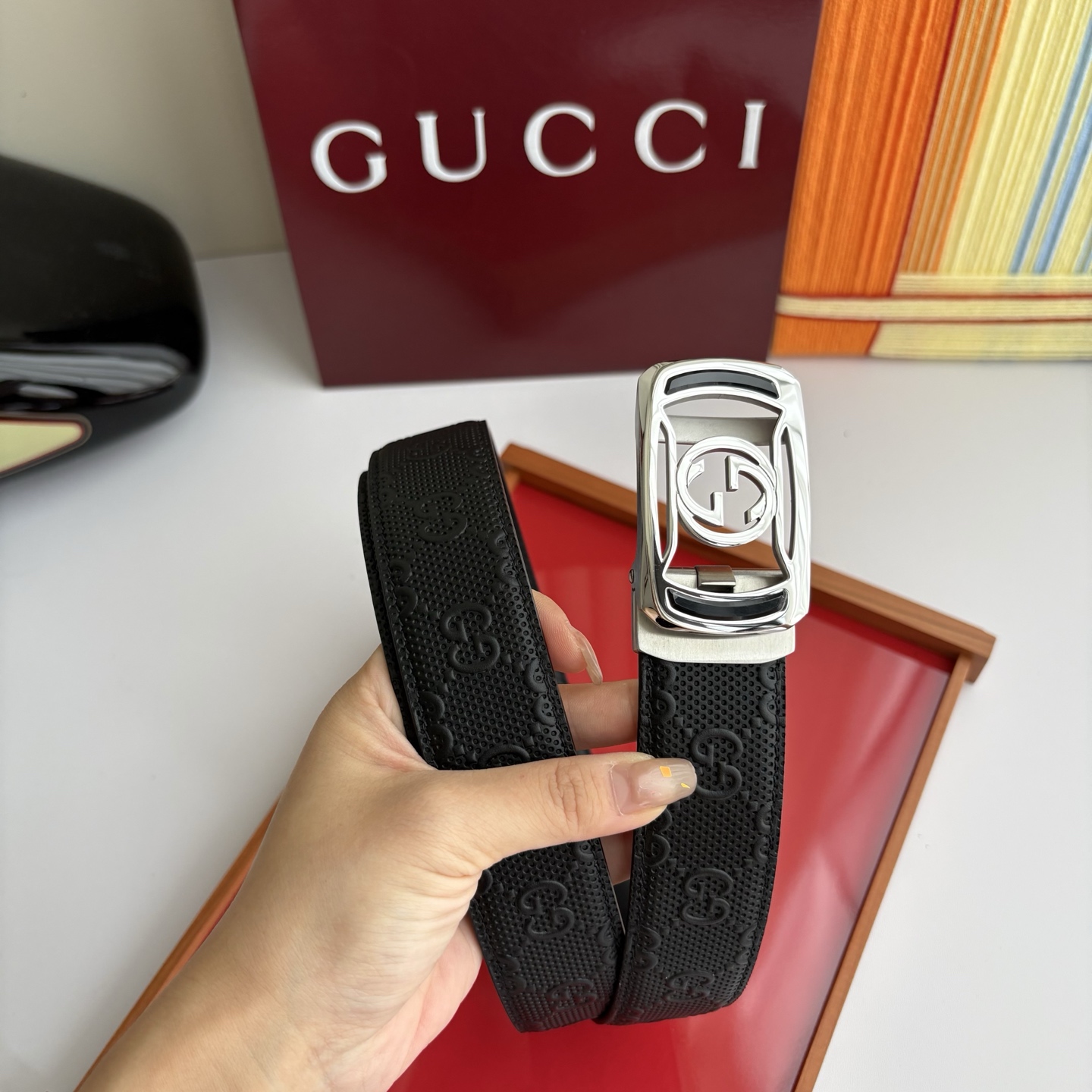 【古奇】 Gucci新款小牛皮，手感细腻柔软，搭配纯钢自动精品扣，男士必备！宽度：3.5cm