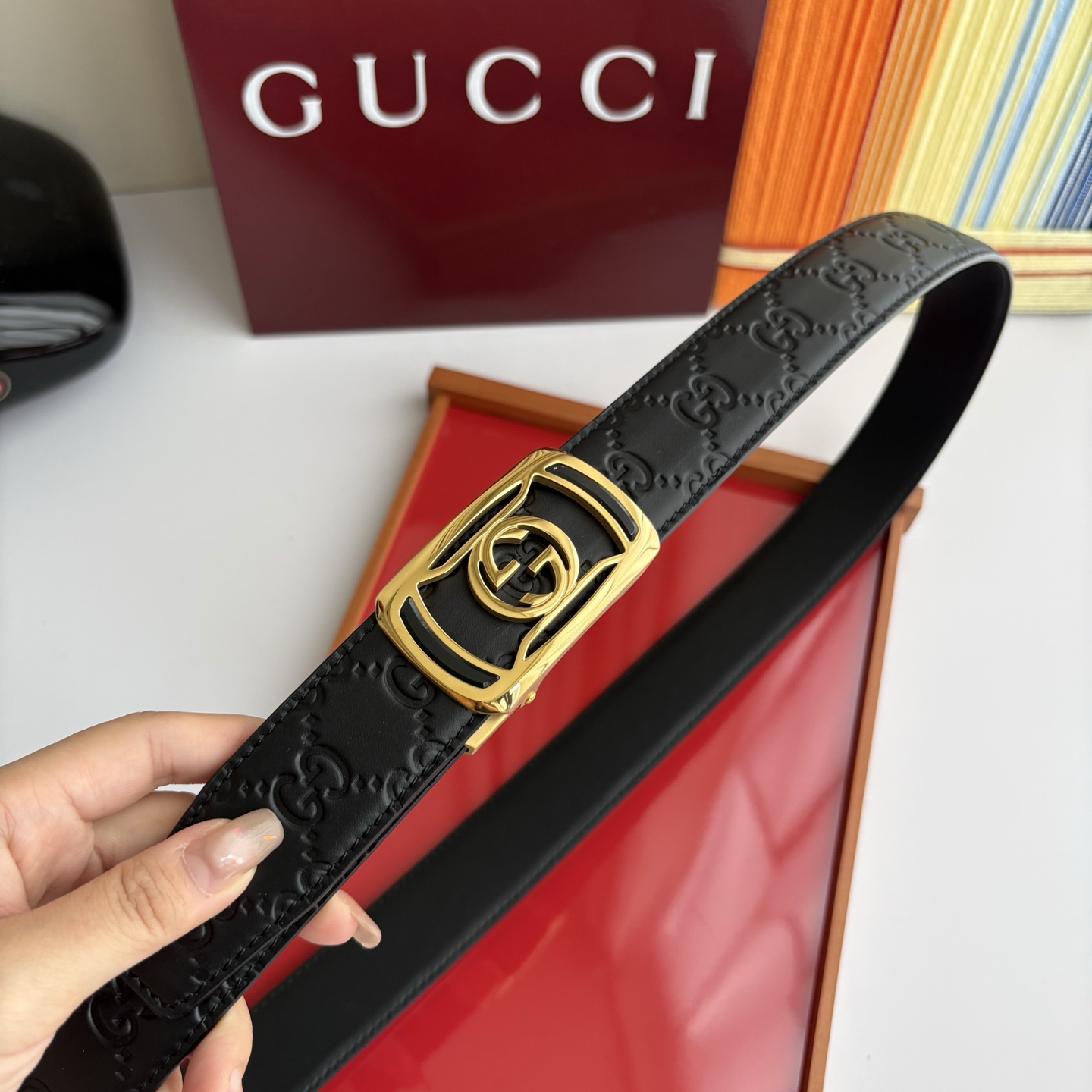 【古奇】 Gucci新款小牛皮，手感细腻柔软，搭配纯钢自动精品扣，男士必备！宽度：3.5cm
