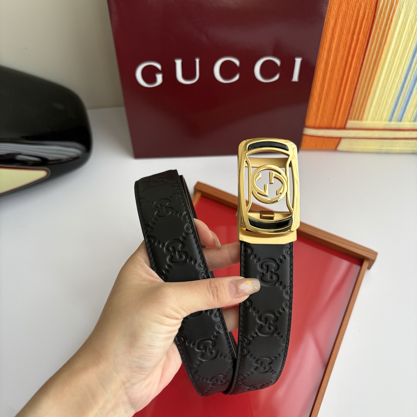 【古奇】 Gucci新款小牛皮，手感细腻柔软，搭配纯钢自动精品扣，男士必备！宽度：3.5cm