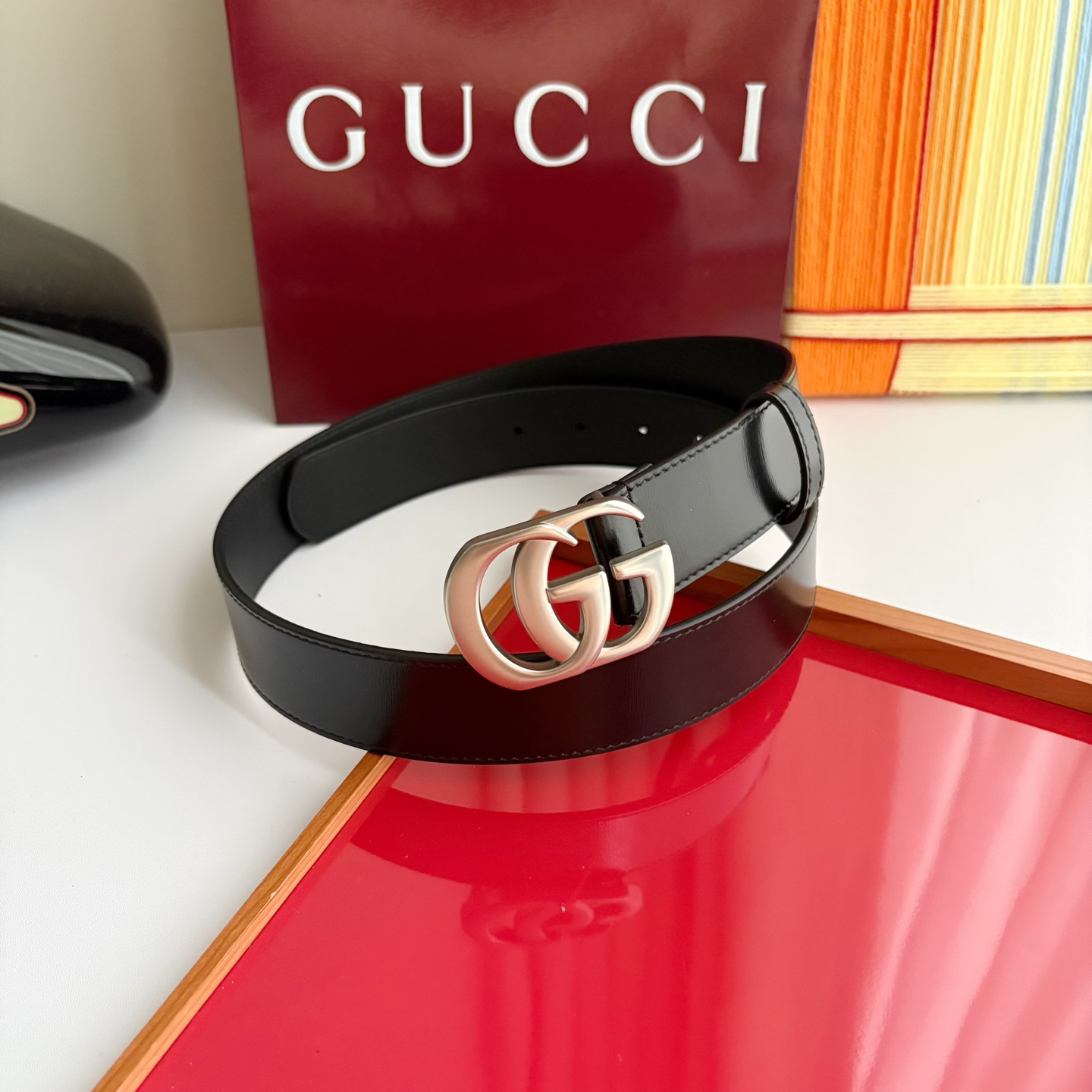Gucci精品亮面皮纹原版皮底，搭配新款双G复古扣，宽3.5cm，时尚大方，典雅别致。
