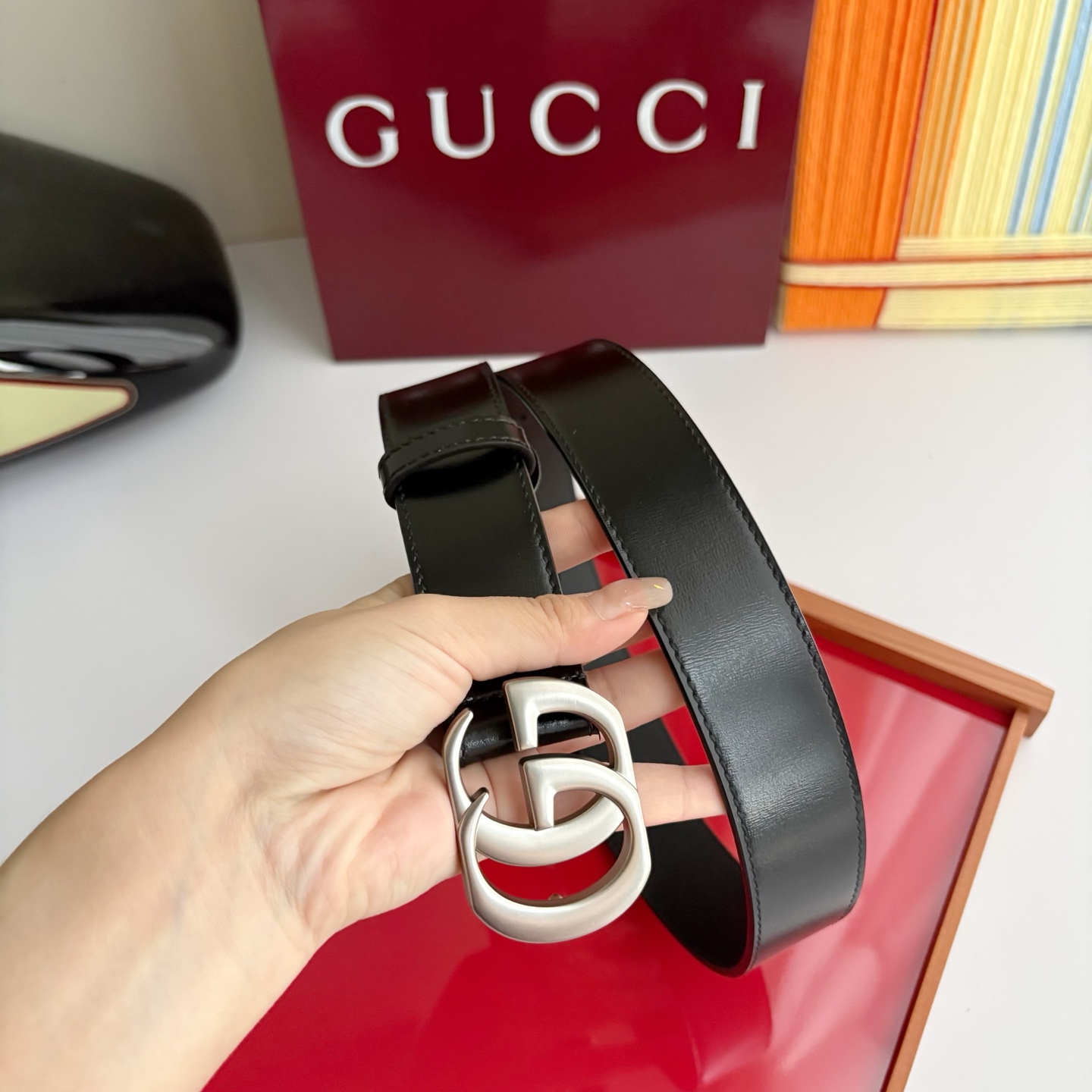 Gucci精品亮面皮纹原版皮底，搭配新款双G复古扣，宽3.5cm，时尚大方，典雅别致。