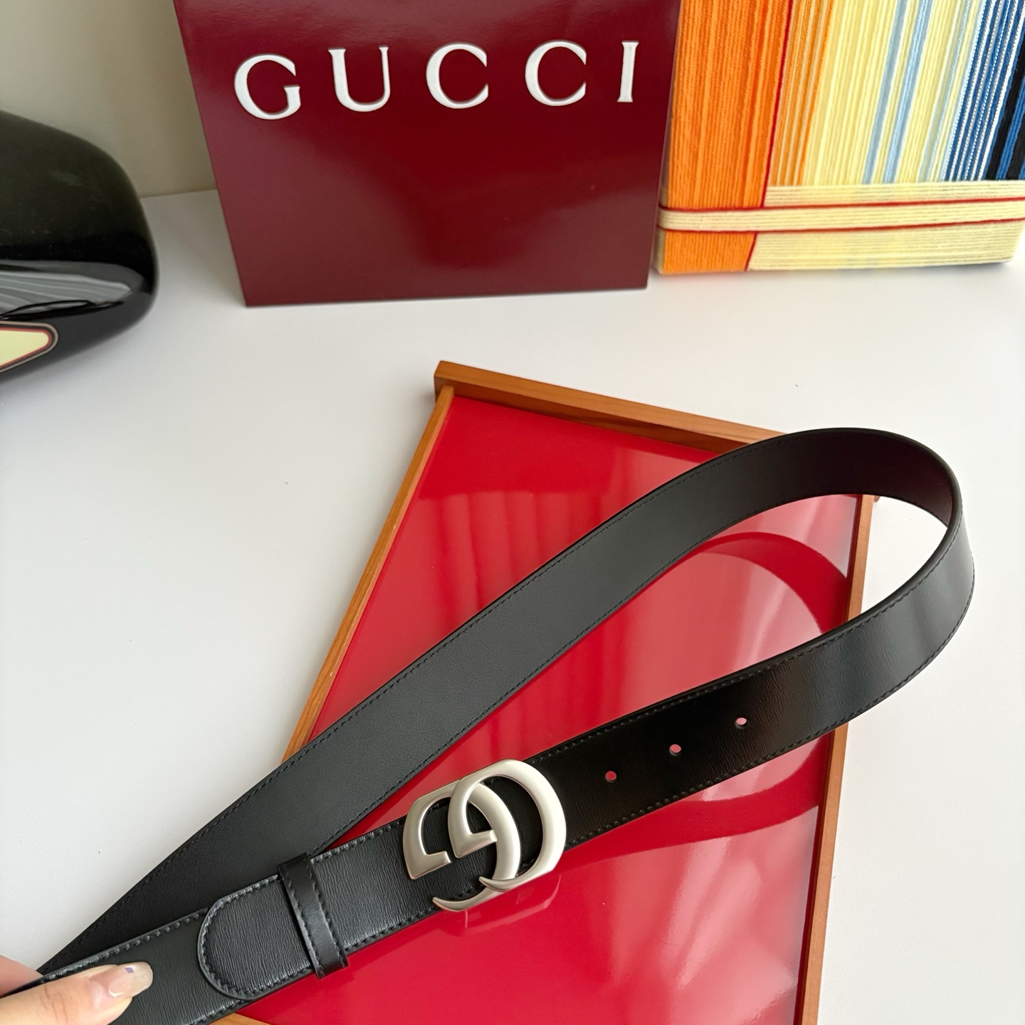 Gucci精品亮面皮纹原版皮底，搭配新款双G复古扣，宽3.5cm，时尚大方，典雅别致。