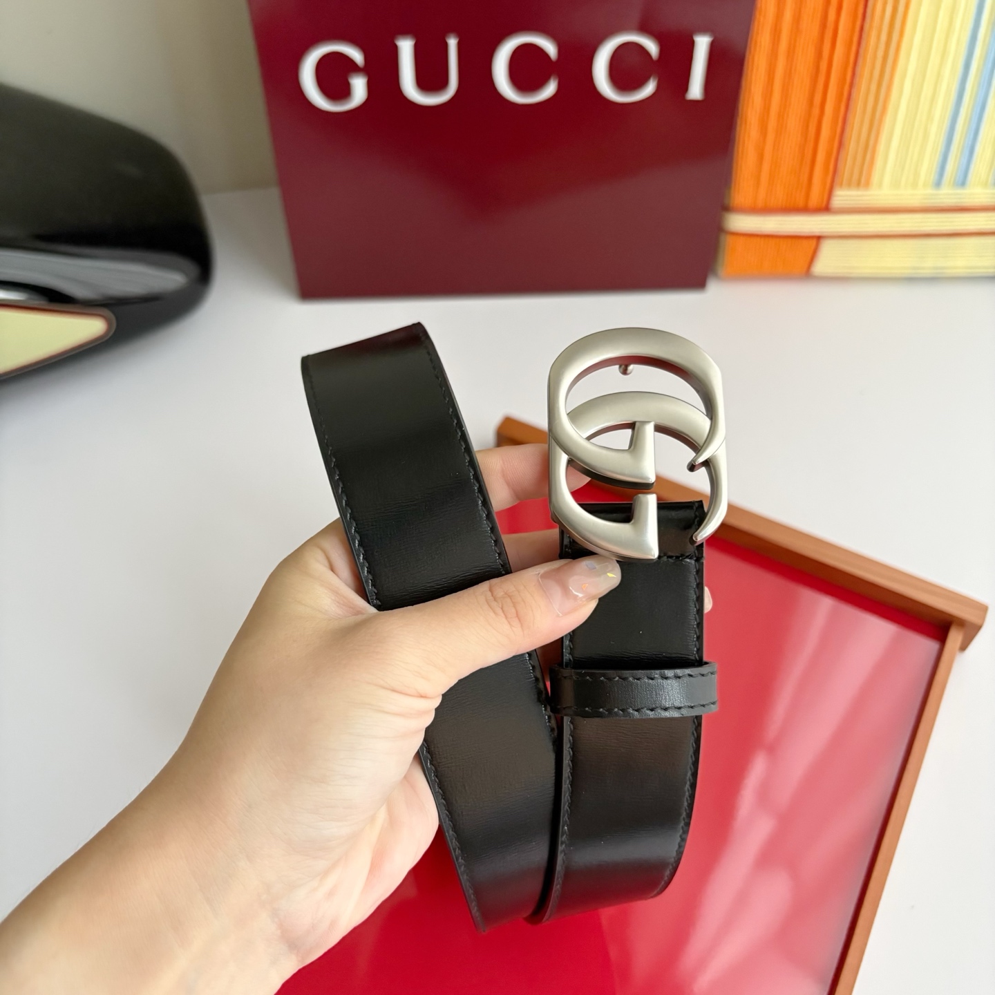 Gucci精品亮面皮纹原版皮底，搭配新款双G复古扣，宽3.5cm，时尚大方，典雅别致。