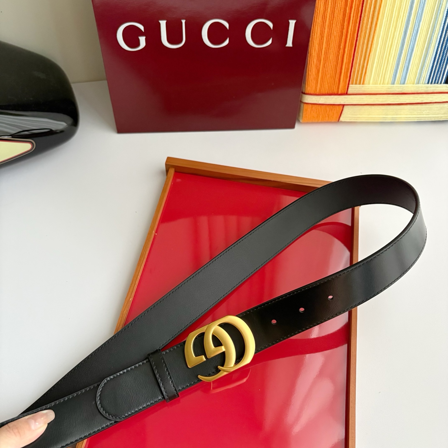 Gucci精品亮面皮纹原版皮底，搭配新款双G复古扣，宽3.5cm，时尚大方，典雅别致。