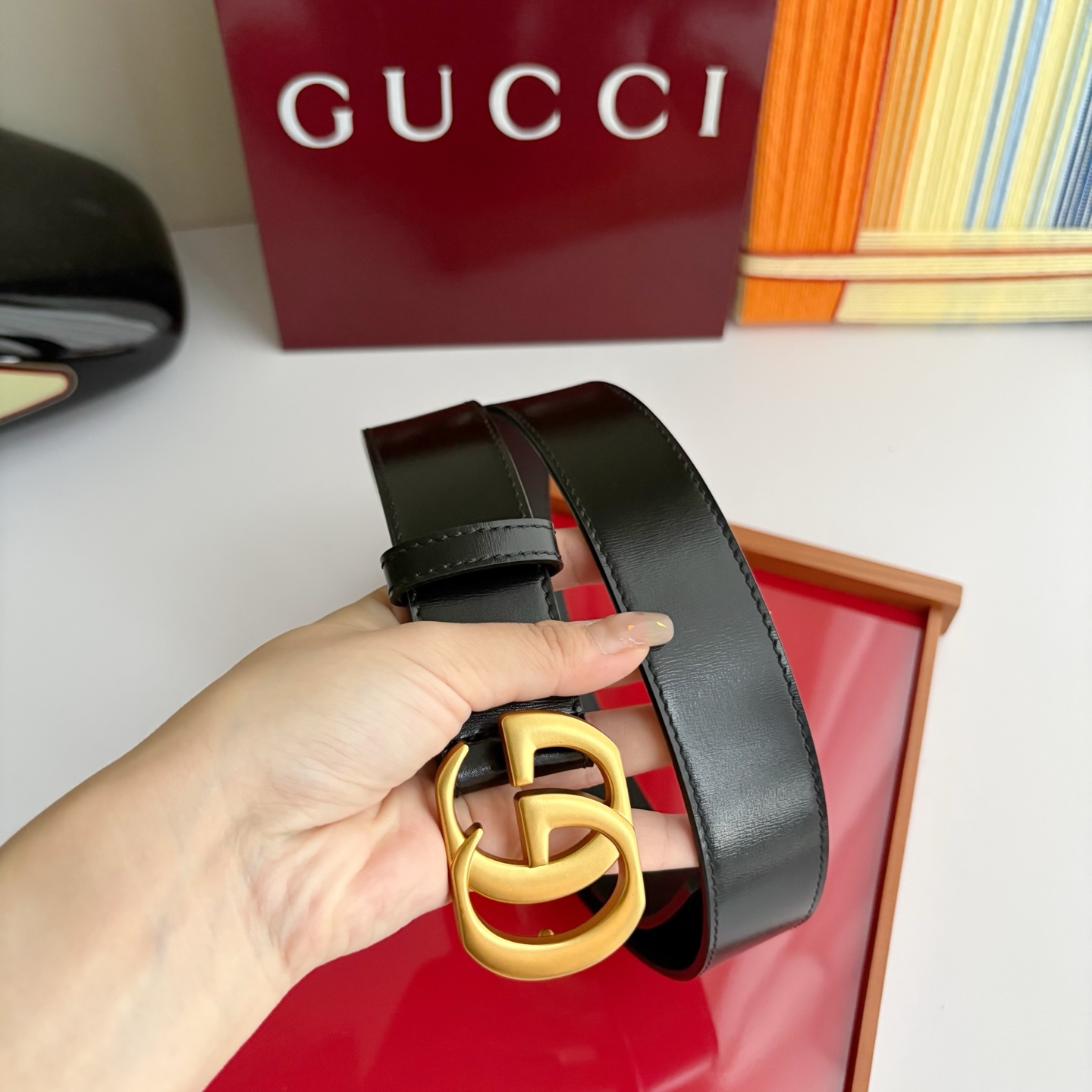 Gucci精品亮面皮纹原版皮底，搭配新款双G复古扣，宽3.5cm，时尚大方，典雅别致。