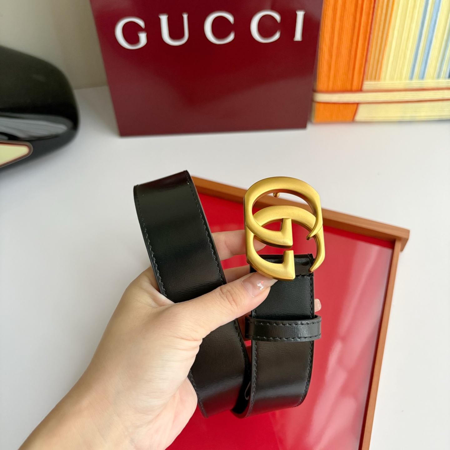 Gucci精品亮面皮纹原版皮底，搭配新款双G复古扣，宽3.5cm，时尚大方，典雅别致。