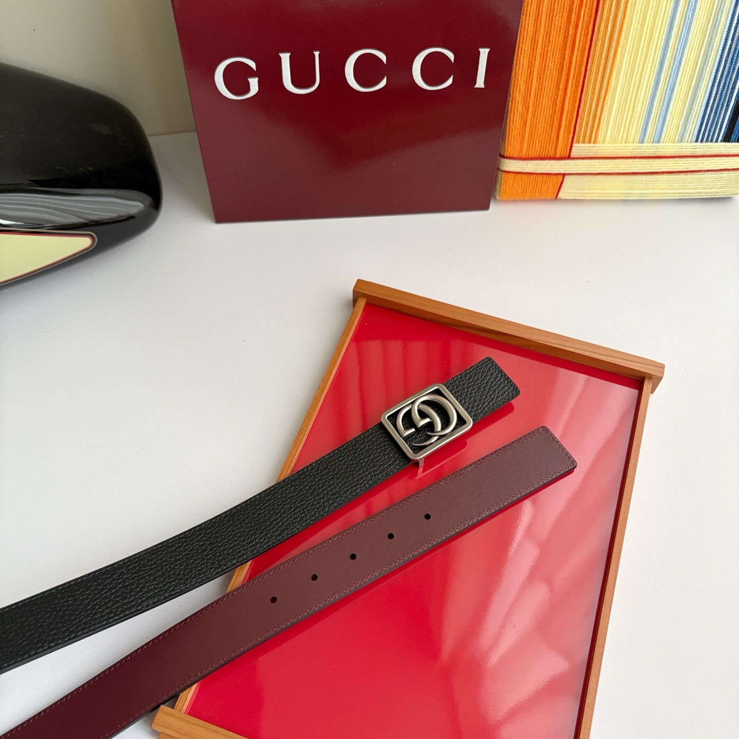 Gucci 经典原单品质，黑色荔枝纹搭配酒红色平纹底，纯铜挂扣，精工制作，细节看图，实物拍摄，高端奢华，