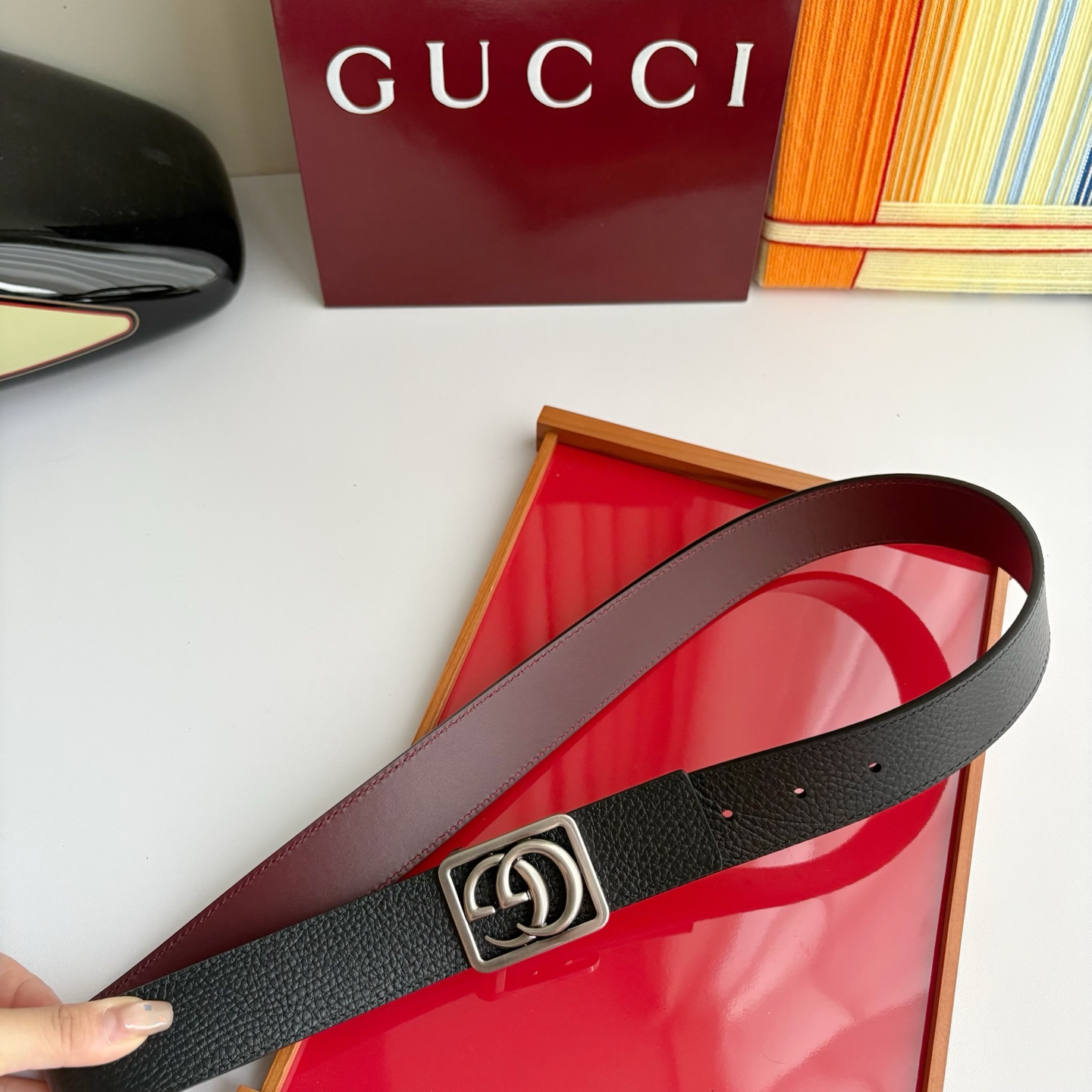 Gucci 经典原单品质，黑色荔枝纹搭配酒红色平纹底，纯铜挂扣，精工制作，细节看图，实物拍摄，高端奢华，