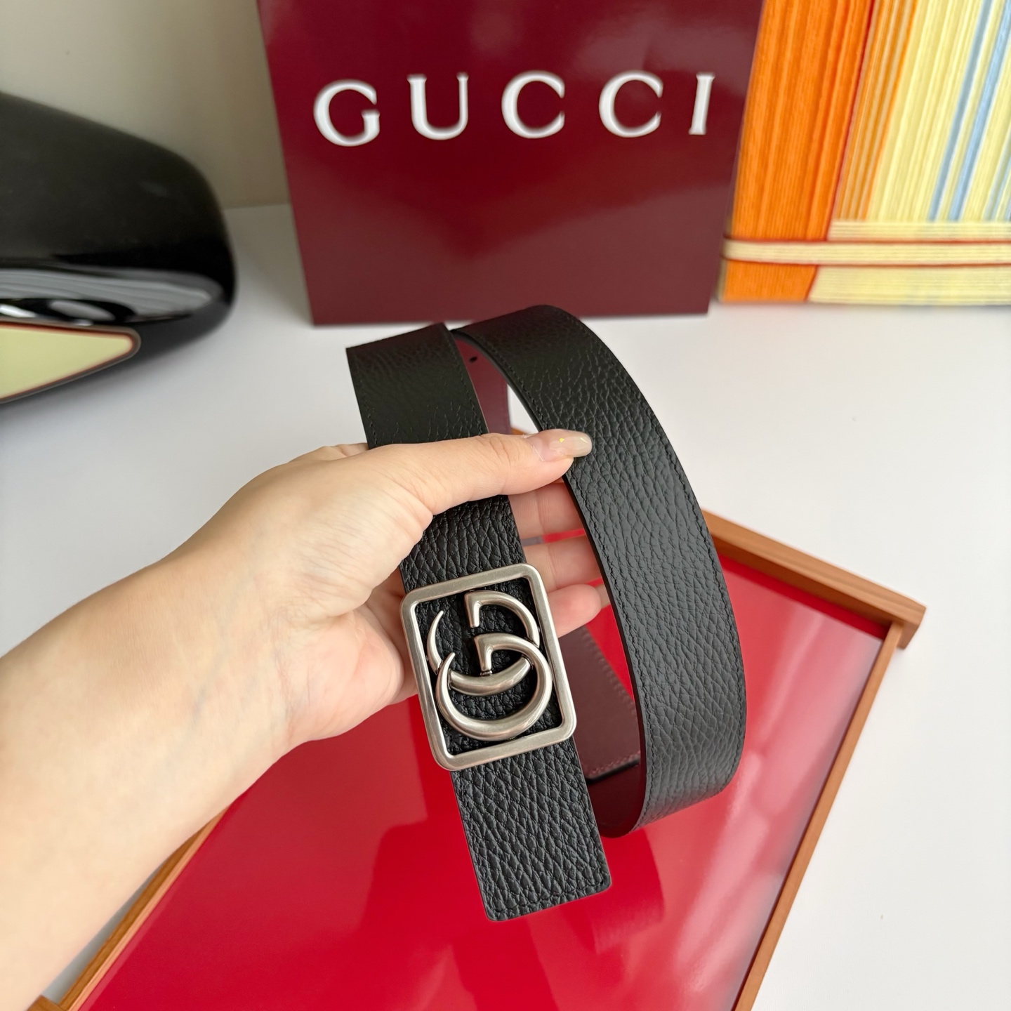 Gucci 经典原单品质，黑色荔枝纹搭配酒红色平纹底，纯铜挂扣，精工制作，细节看图，实物拍摄，高端奢华，