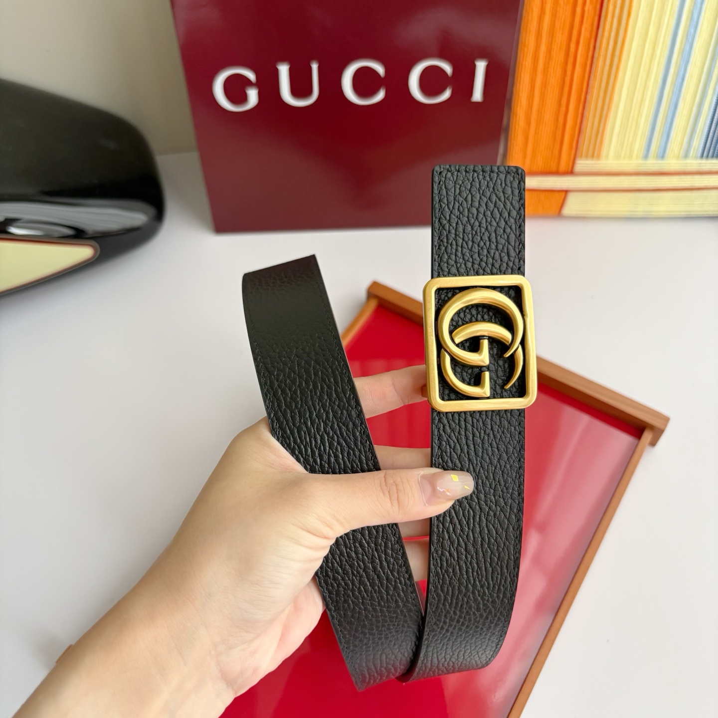 Gucci 经典原单品质，黑色荔枝纹搭配酒红色平纹底，纯铜挂扣，精工制作，细节看图，实物拍摄，高端奢华，