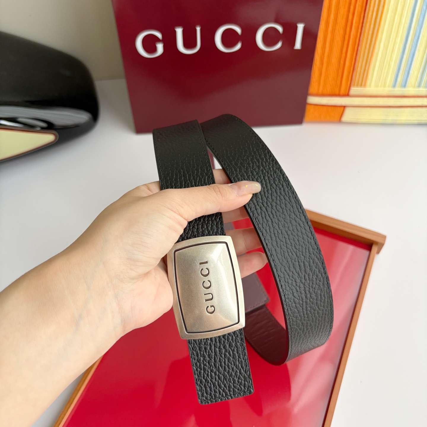 Gucci 经典原单品质，黑色荔枝纹搭配酒红色平纹底，纯铜挂扣，精工制作，细节看图，实物拍摄，高端奢华，