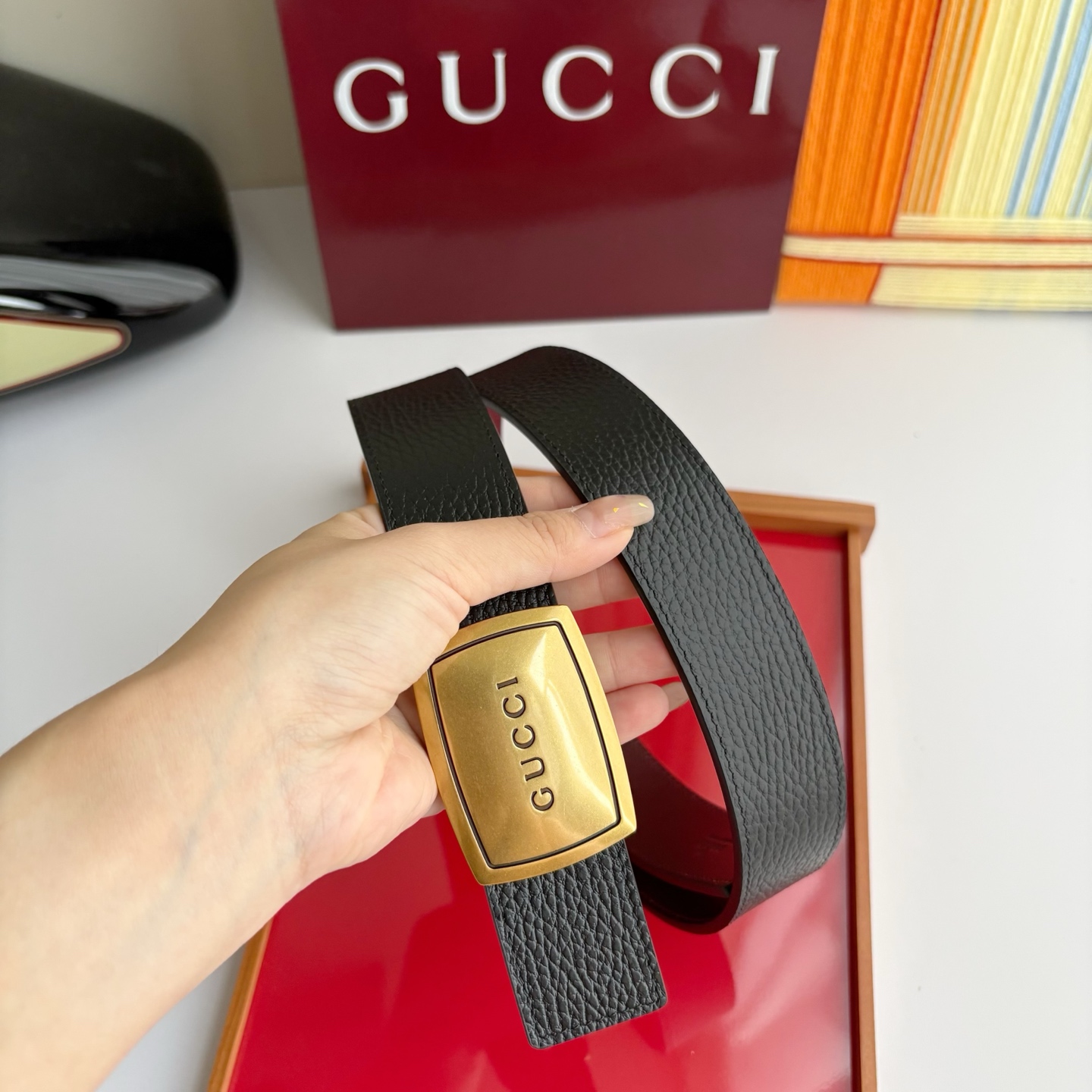 Gucci 经典原单品质，黑色荔枝纹搭配酒红色平纹底，纯铜挂扣，精工制作，细节看图，实物拍摄，高端奢华，