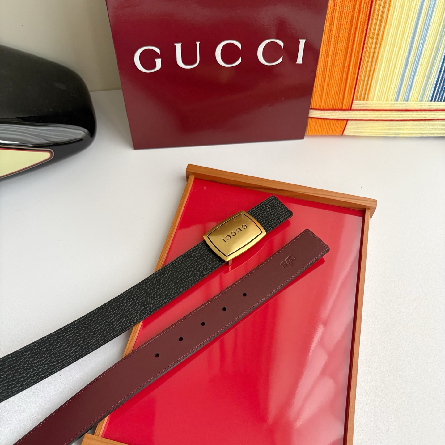 Gucci 经典原单品质，黑色荔枝纹搭配酒红色平纹底，纯铜挂扣，精工制作，细节看图，实物拍摄，高端奢华，