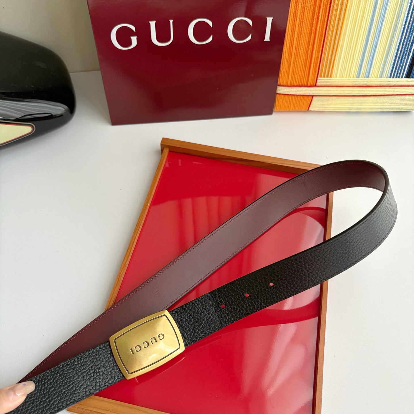 Gucci 经典原单品质，黑色荔枝纹搭配酒红色平纹底，纯铜挂扣，精工制作，细节看图，实物拍摄，高端奢华，
