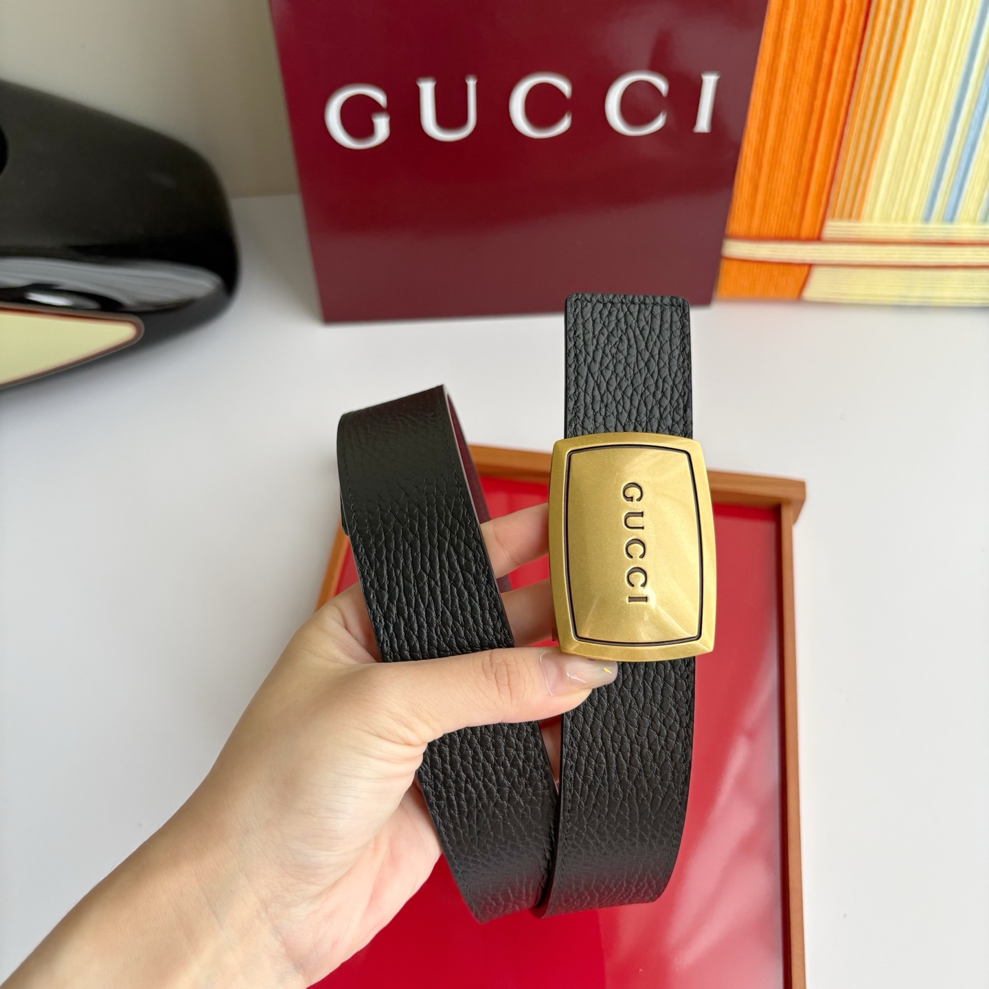 Gucci 经典原单品质，黑色荔枝纹搭配酒红色平纹底，纯铜挂扣，精工制作，细节看图，实物拍摄，高端奢华，