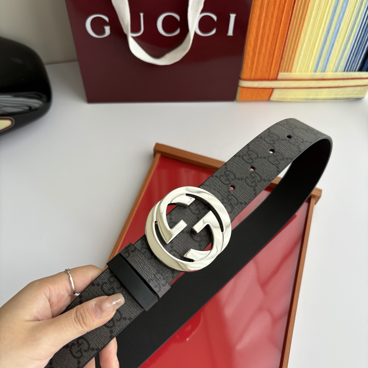 Gucci 经典原单品质，新款灰色Pvc印花搭配原版平纹底，纯铜挂扣，精工制作，细节看图，实物拍摄，高端
