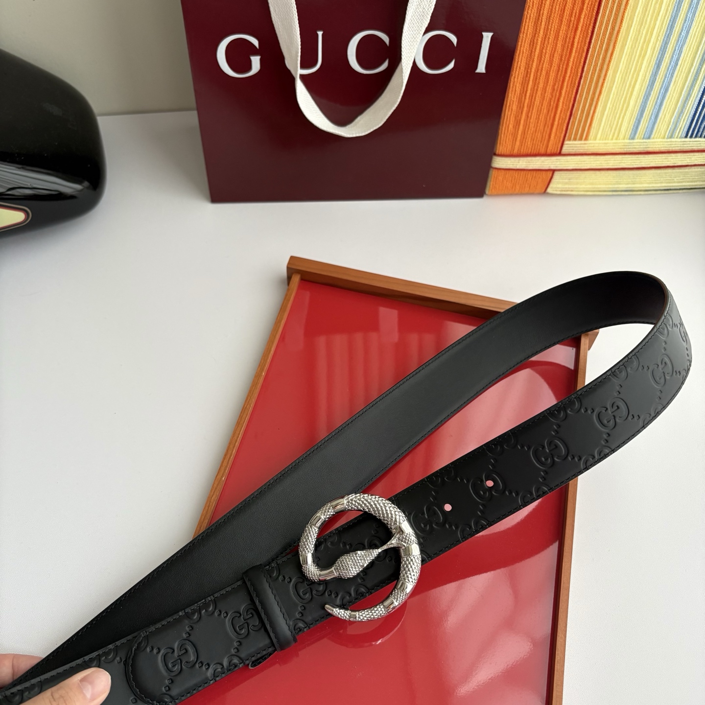 Gucci 经典原单品质，经典品牌压花logo搭配原版平纹皮底，纯钢精品扣，精工制作，细节看图，实物拍摄