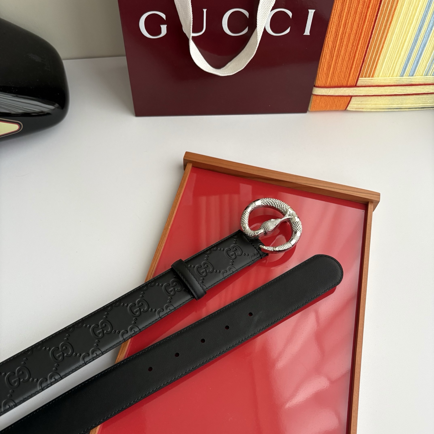 Gucci 经典原单品质，经典品牌压花logo搭配原版平纹皮底，纯钢精品扣，精工制作，细节看图，实物拍摄