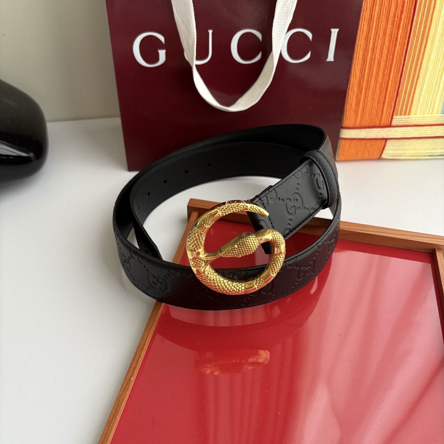 Gucci 经典原单品质，经典品牌压花logo搭配原版平纹皮底，纯钢精品扣，精工制作，细节看图，实物拍摄
