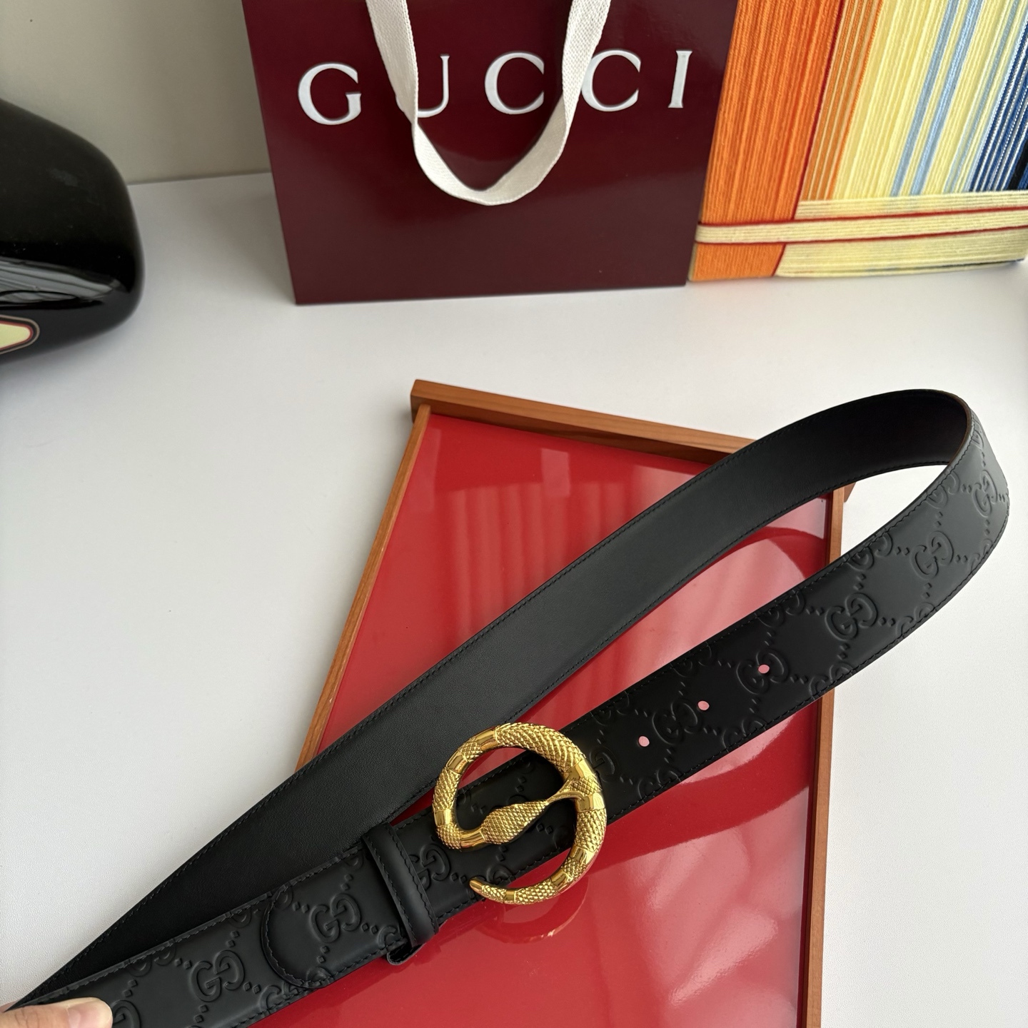 Gucci 经典原单品质，经典品牌压花logo搭配原版平纹皮底，纯钢精品扣，精工制作，细节看图，实物拍摄
