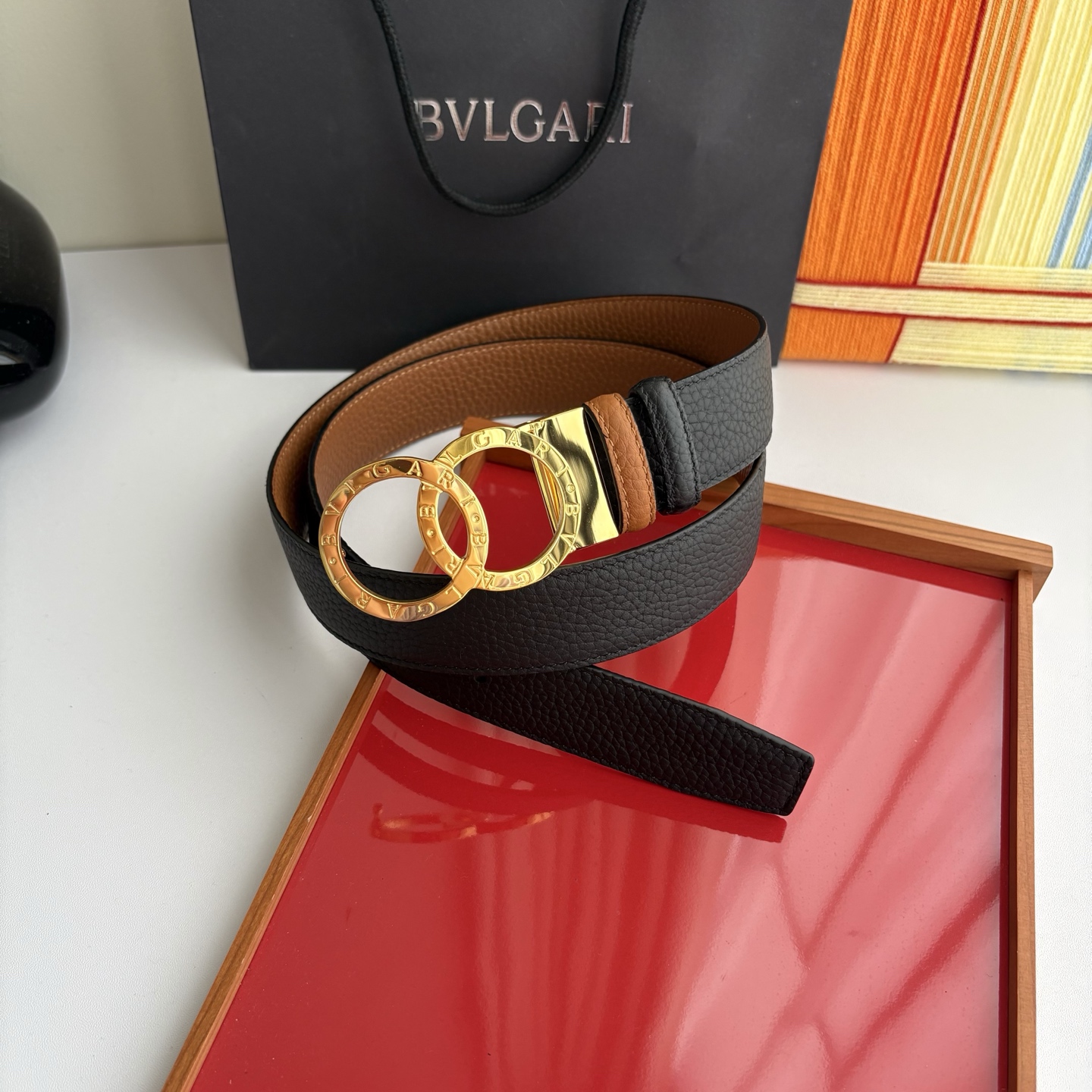 NO:861147,Original order Bvlgari men's belt, double-sided pebbled pattern, delicate and soft to the touch. With pure copper boutique buckle, low-key luxury, a must-have for men. Width 3.5cm, belt, bvlgari19860909原单  宝格丽男士腰带,双面荔枝纹手感细腻柔软.搭配纯铜精品扣,低调奢华,男士必入.宽度3.5cm,皮带,bvlgari,Belt