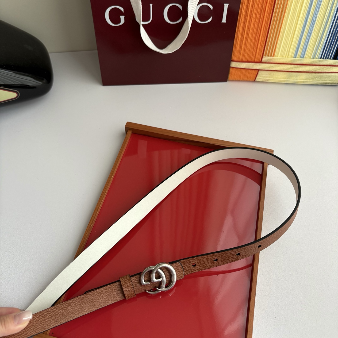 Gucci 经典原单品质，原版小牛皮搭配平纹底，纯铜精品挂扣，两面可用，细节看图，实物拍摄，高端奢华，宽