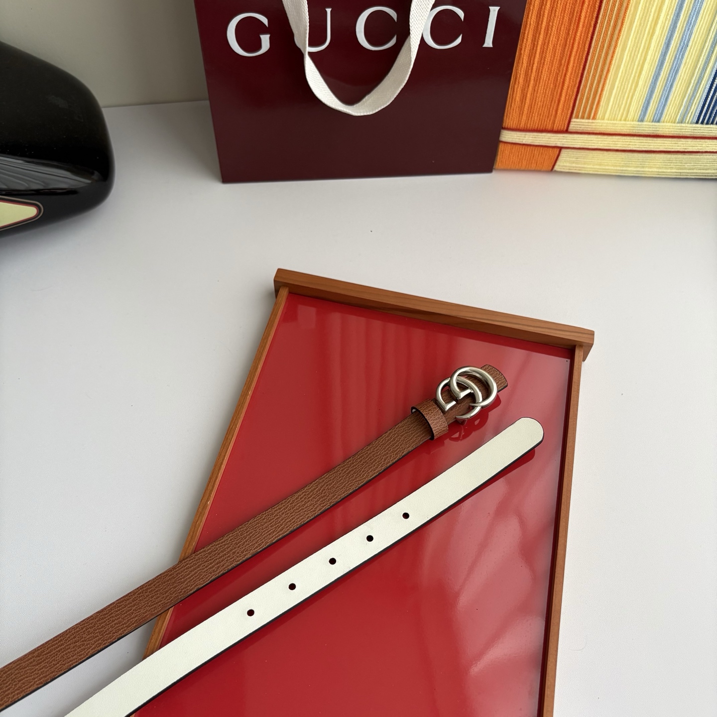 Gucci 经典原单品质，原版小牛皮搭配平纹底，纯铜精品挂扣，两面可用，细节看图，实物拍摄，高端奢华，宽