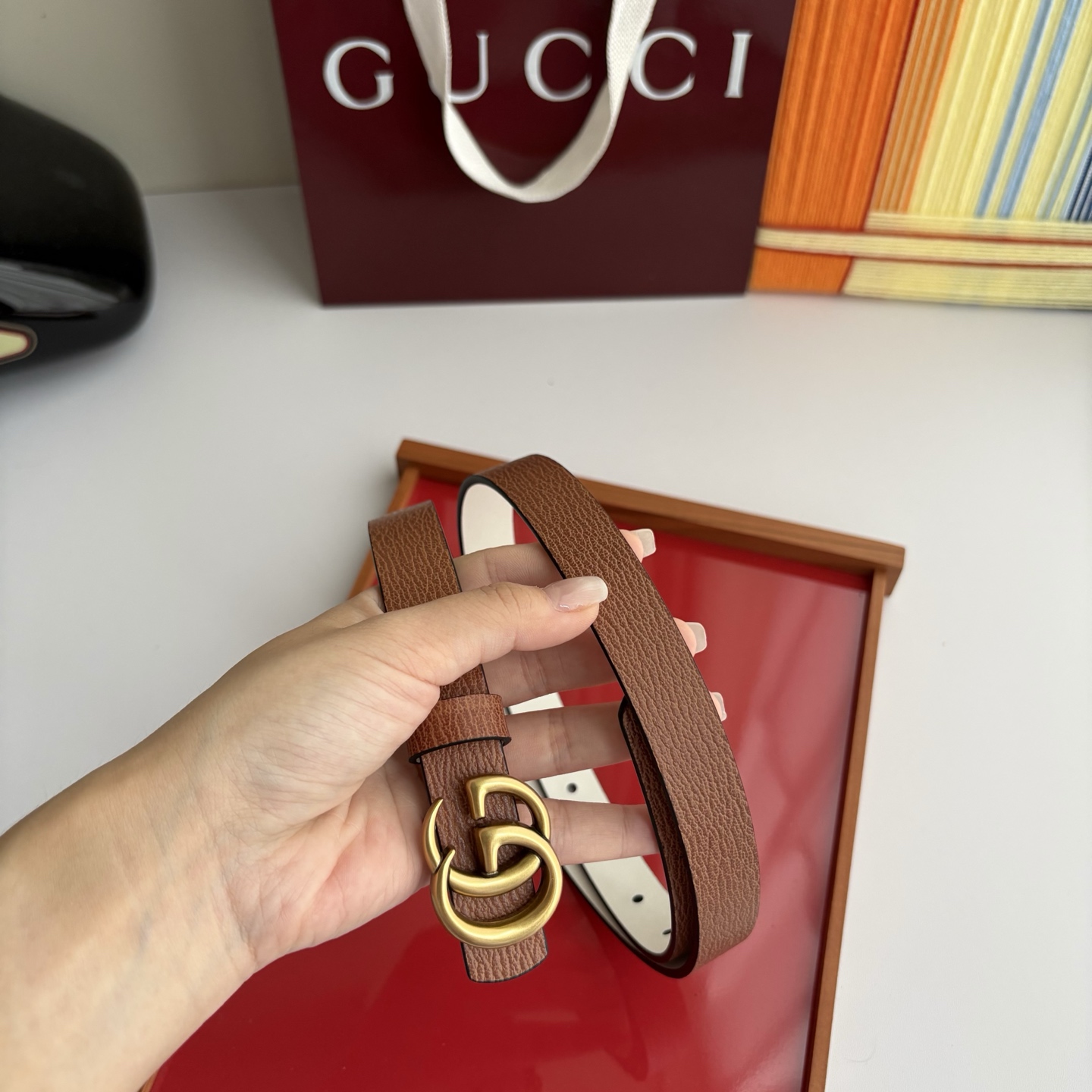 Gucci 经典原单品质，原版小牛皮搭配平纹底，纯铜精品挂扣，两面可用，细节看图，实物拍摄，高端奢华，宽