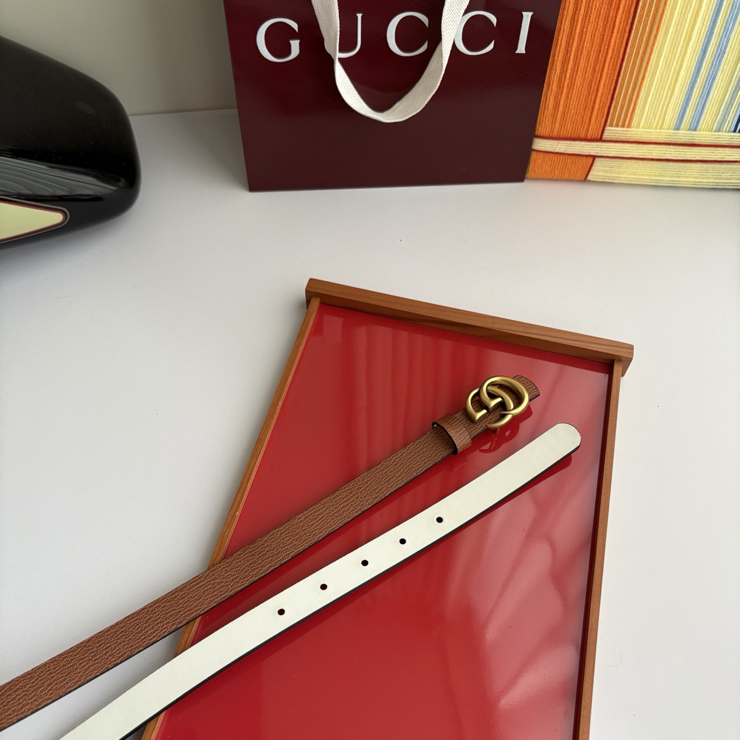 Gucci 经典原单品质，原版小牛皮搭配平纹底，纯铜精品挂扣，两面可用，细节看图，实物拍摄，高端奢华，宽