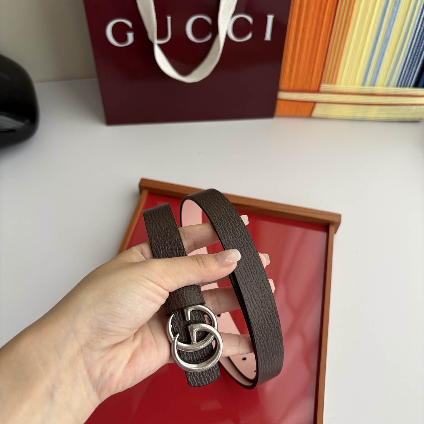 Gucci 经典原单品质，原版小牛皮搭配平纹底，纯铜精品挂扣，两面可用，细节看图，实物拍摄，高端奢华，宽