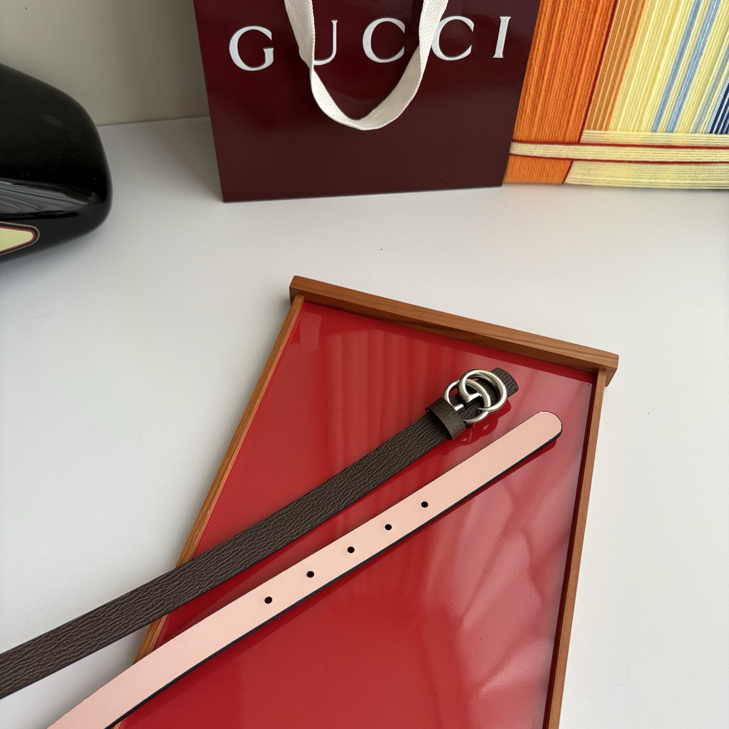 Gucci 经典原单品质，原版小牛皮搭配平纹底，纯铜精品挂扣，两面可用，细节看图，实物拍摄，高端奢华，宽