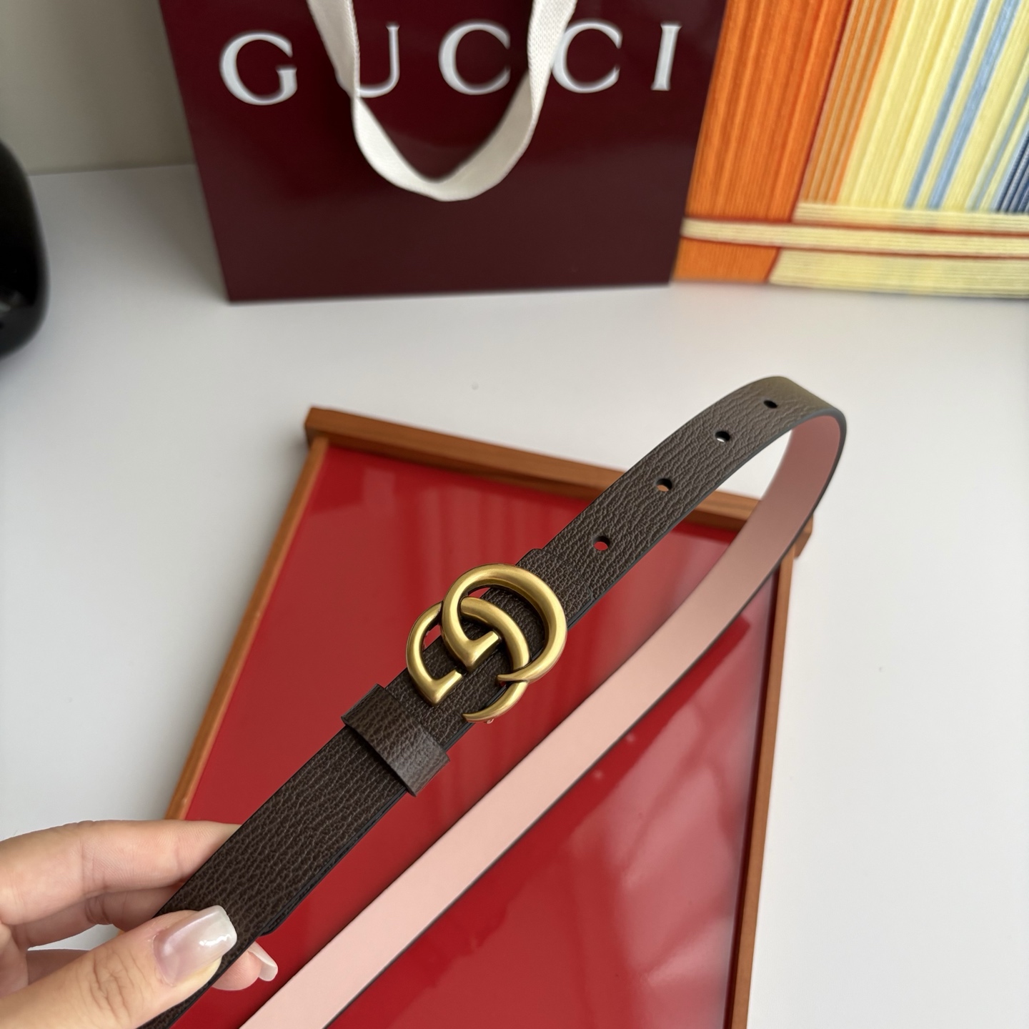 Gucci 经典原单品质，原版小牛皮搭配平纹底，纯铜精品挂扣，两面可用，细节看图，实物拍摄，高端奢华，宽
