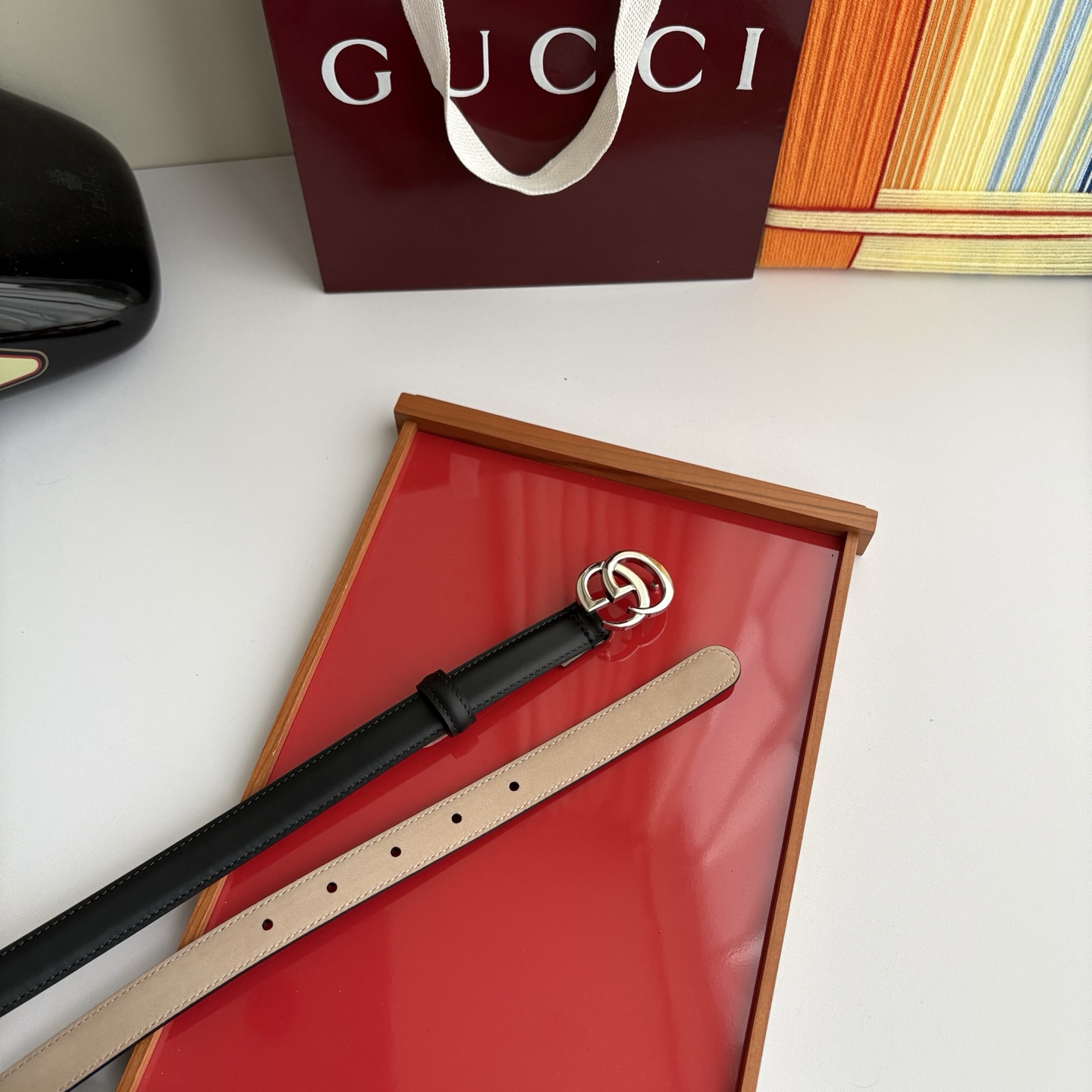 Gucci精品小牛皮面原版树膏沙底，搭配新款双G亮面扣，宽2.0cm，时尚大方，典雅别致。