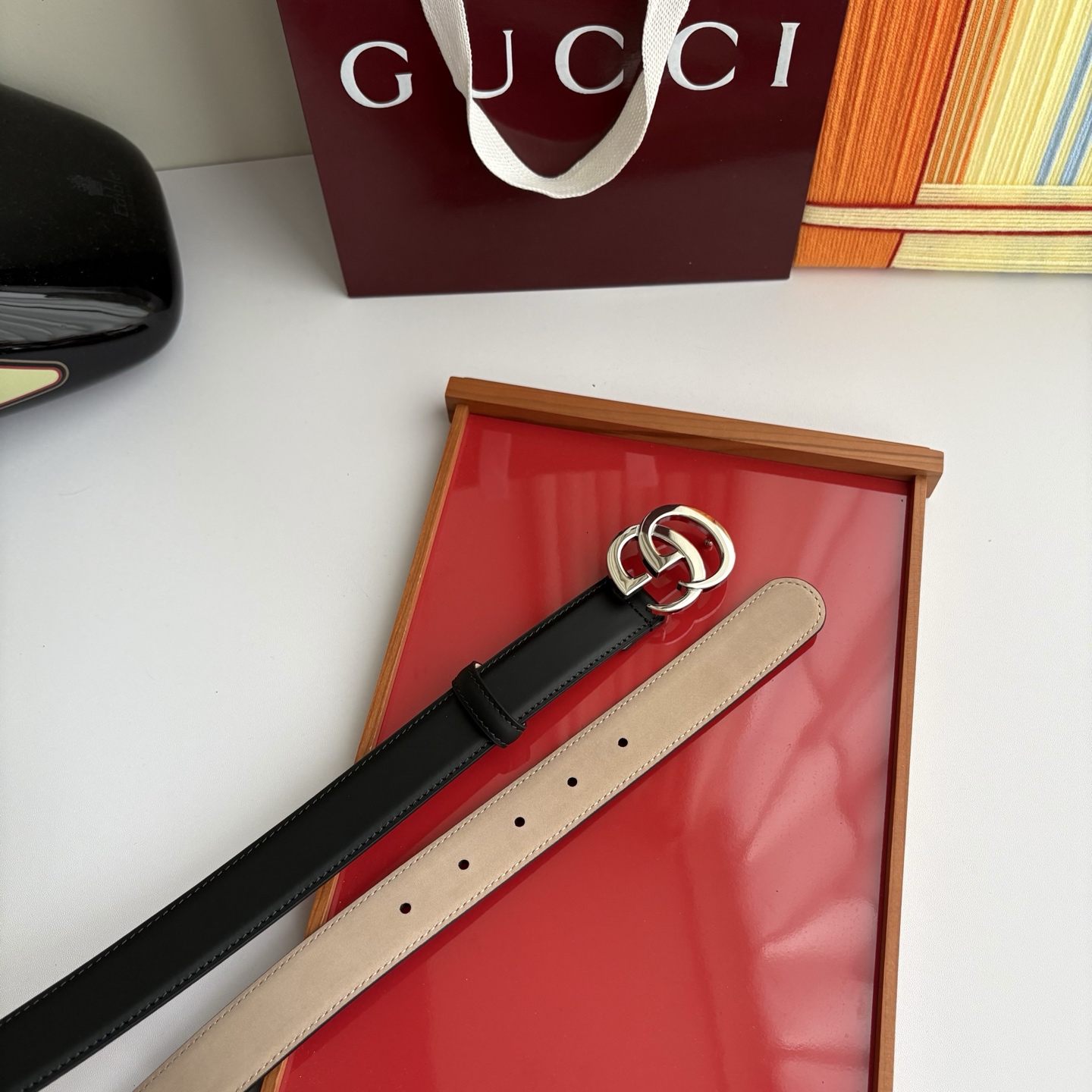 Gucci精品小牛皮面原版树膏沙底，搭配新款双G亮面扣，宽3.0cm，时尚大方，典雅别致。