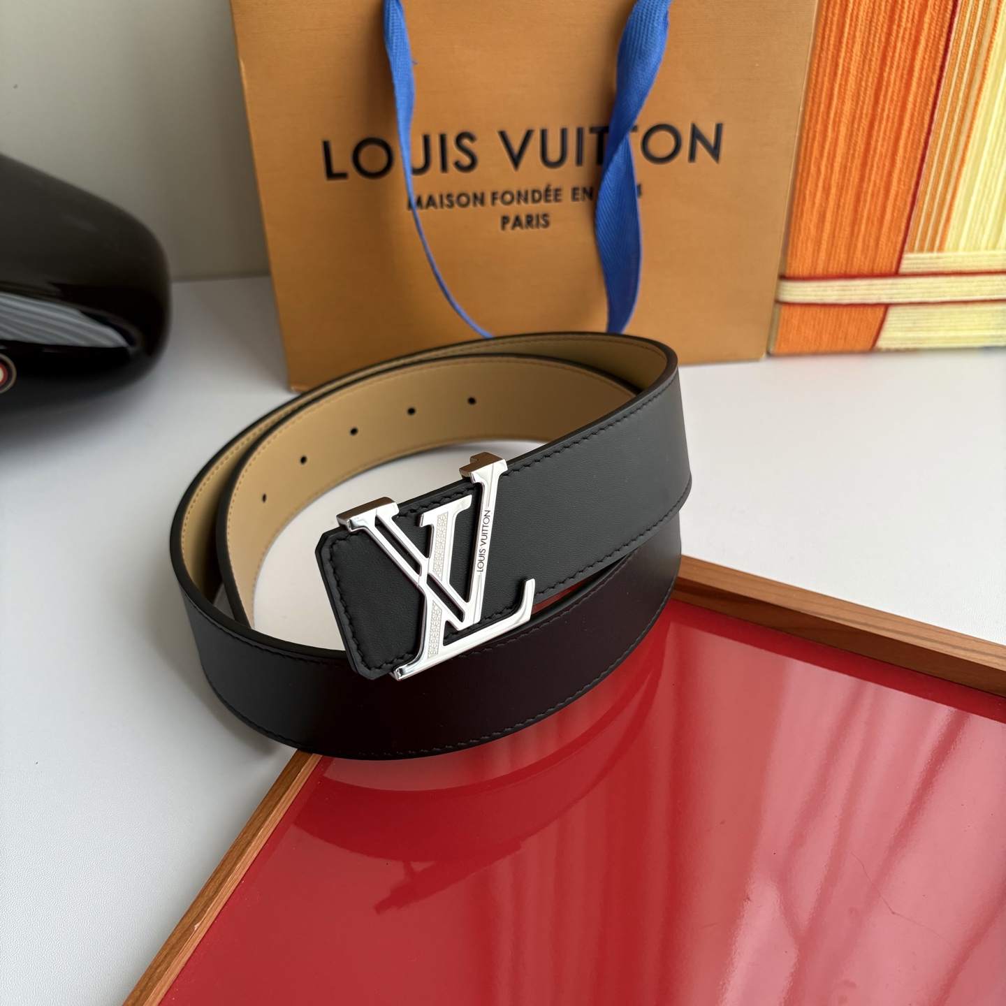 NO:861318,Original LOUIS VUITTON classic original quality, double-sided plain pattern with original high-quality steel buckle, precision production, detailed pictures, actual shooting, high-end luxury, width 4.0cm, belt, Louis Vuitton19860909原单  LOUIS VUITTON经典原单品质,双面平纹搭配原单精品钢扣,精工制作,细节看图,实物拍摄,高端奢华,宽度4.0cm,皮带,louis vuitton,Belt