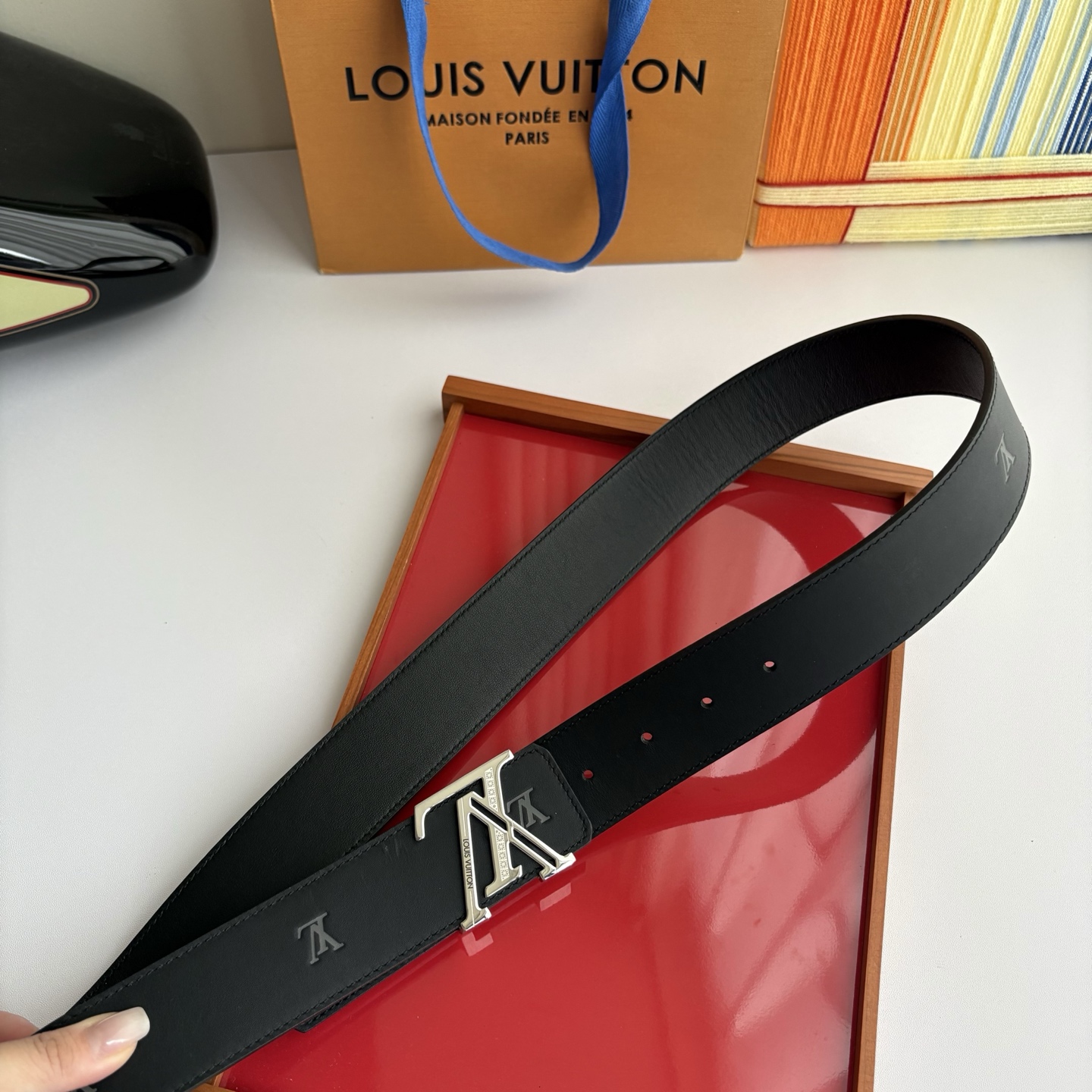 LOUIS VUITTON经典原单品质，单面印花搭配原单精品钢扣，精工制作，细节看图，实物拍摄，高端奢华
