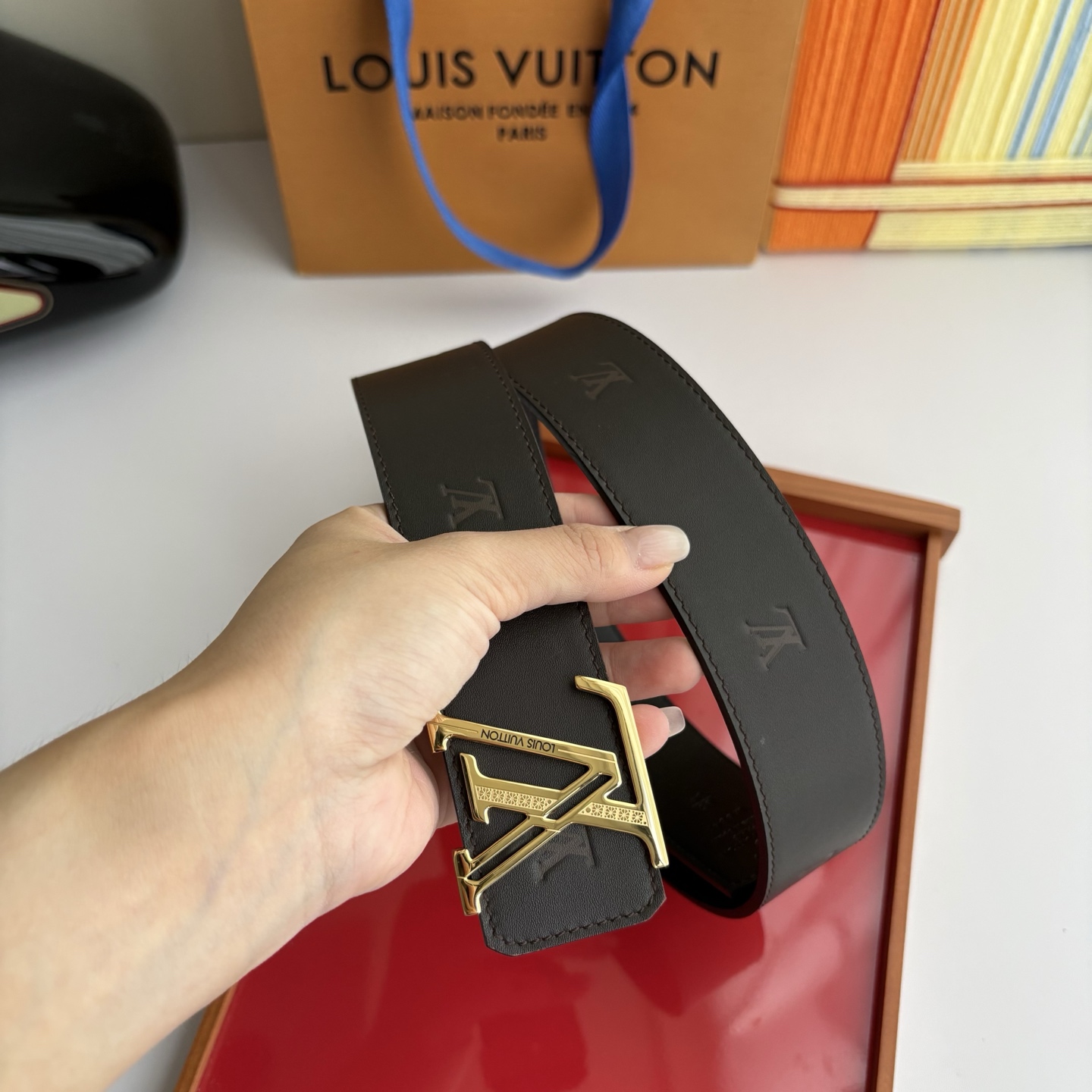 LOUIS VUITTON经典原单品质，单面印花搭配原单精品钢扣，精工制作，细节看图，实物拍摄，高端奢华