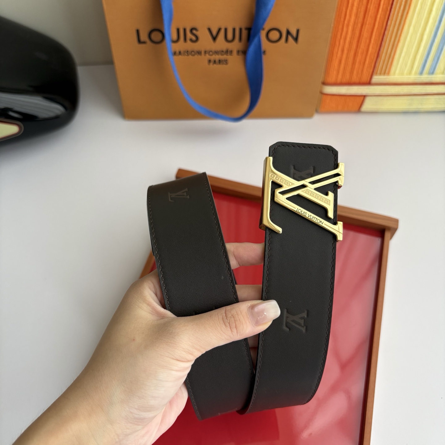 LOUIS VUITTON经典原单品质，单面印花搭配原单精品钢扣，精工制作，细节看图，实物拍摄，高端奢华