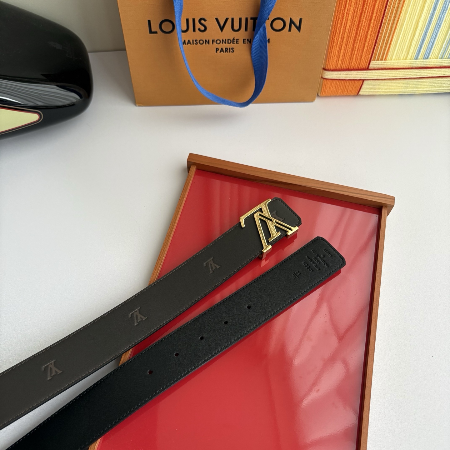 LOUIS VUITTON经典原单品质，单面印花搭配原单精品钢扣，精工制作，细节看图，实物拍摄，高端奢华