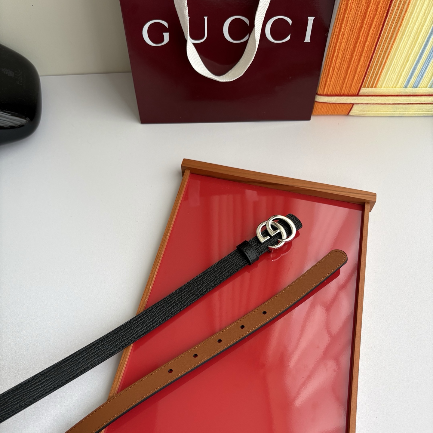 Gucci 经典原单品质，原版小牛皮搭配平纹底，纯铜精品挂扣，两面可用，细节看图，实物拍摄，高端奢华，宽