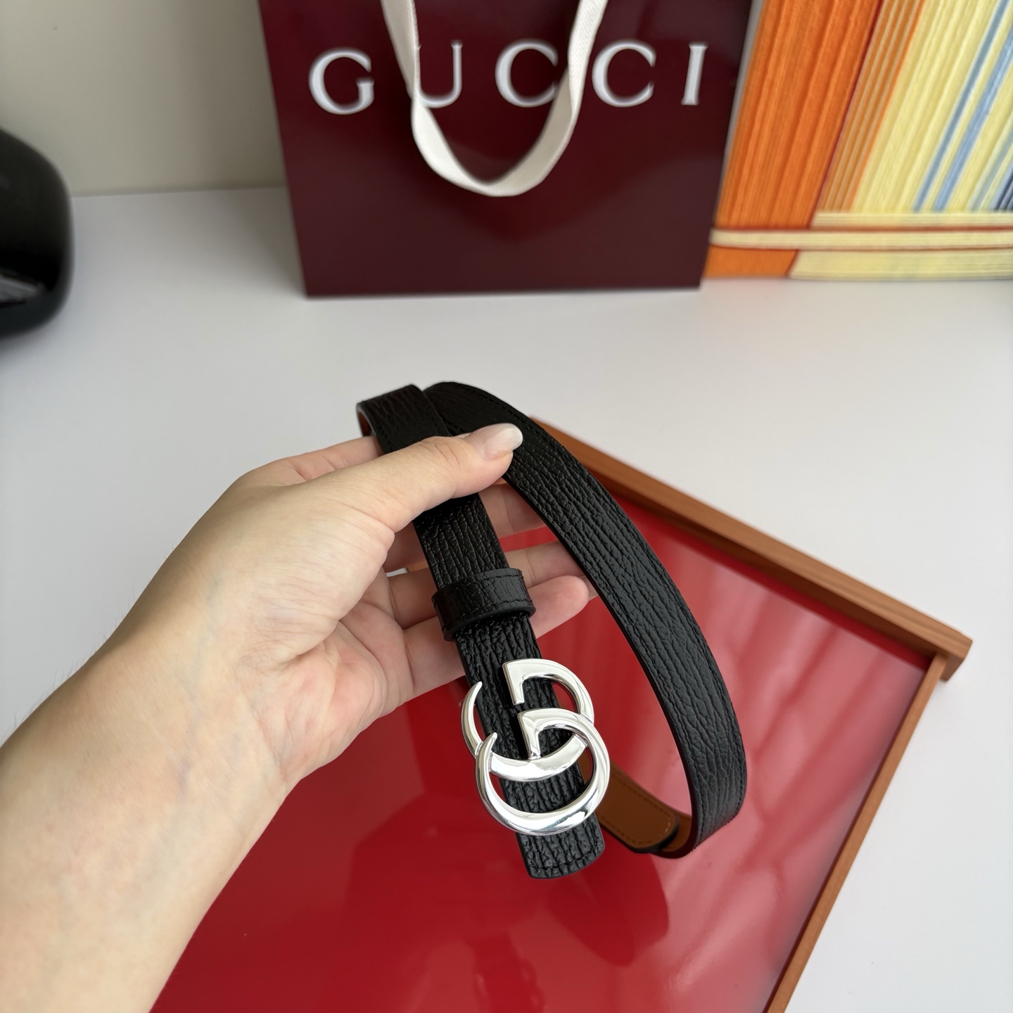 Gucci 经典原单品质，原版小牛皮搭配平纹底，纯铜精品挂扣，两面可用，细节看图，实物拍摄，高端奢华，宽