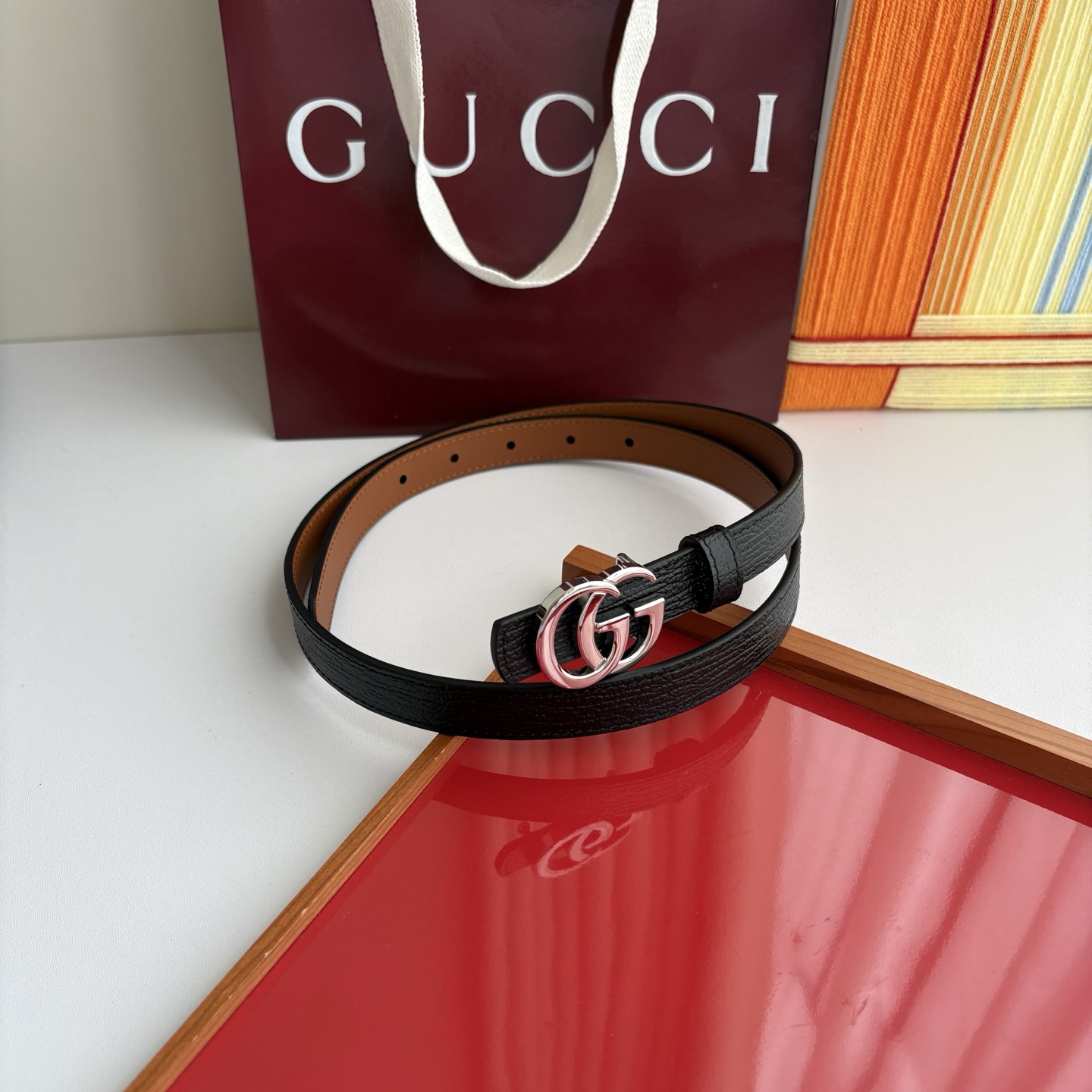 Gucci 经典原单品质，原版小牛皮搭配平纹底，纯铜精品挂扣，两面可用，细节看图，实物拍摄，高端奢华，宽