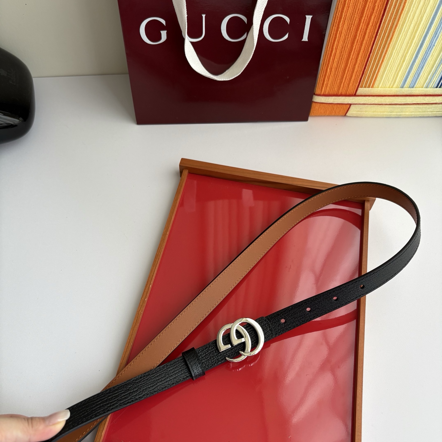 Gucci 经典原单品质，原版小牛皮搭配平纹底，纯铜精品挂扣，两面可用，细节看图，实物拍摄，高端奢华，宽